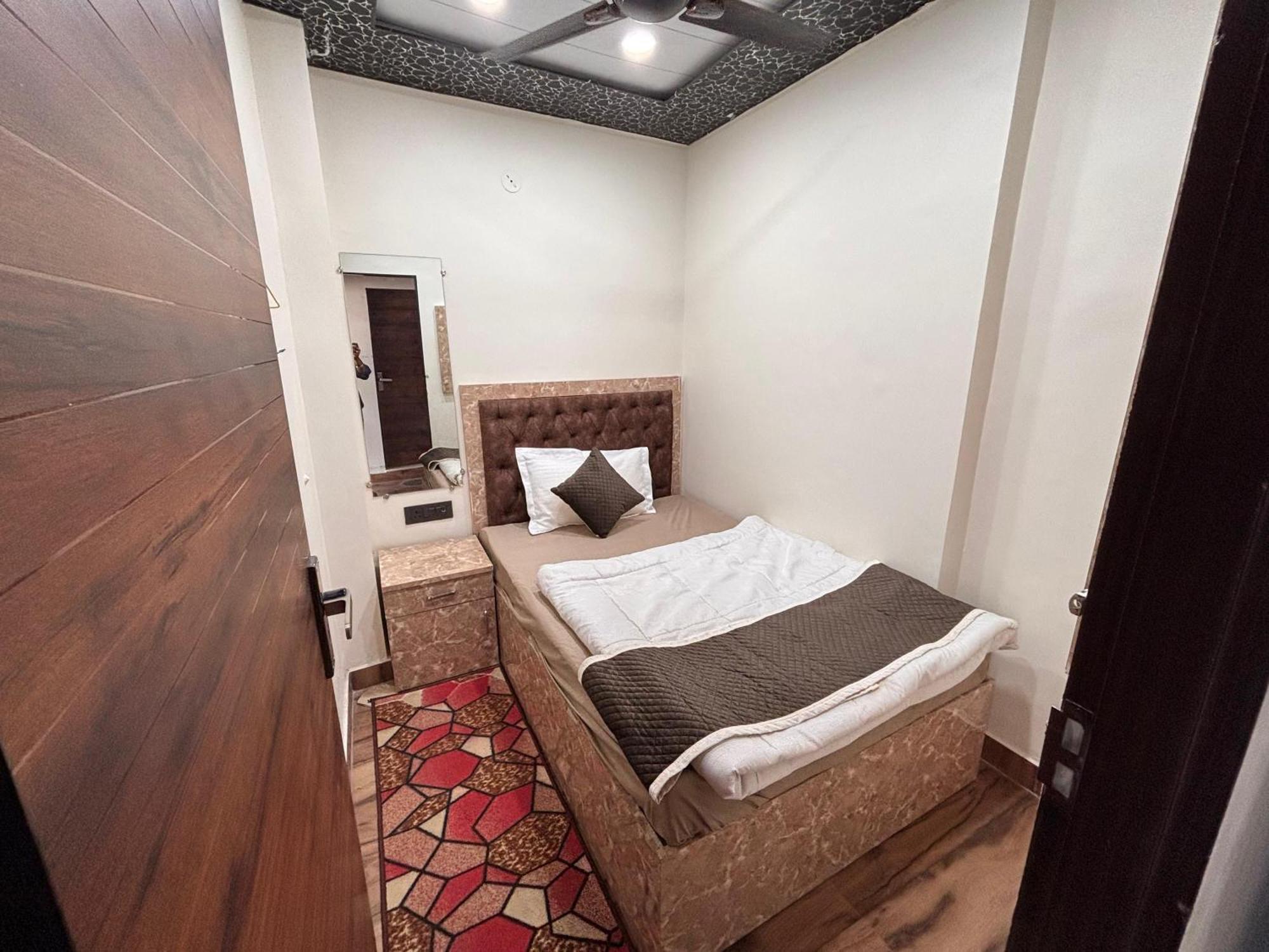 Hotel Govindam Royal
