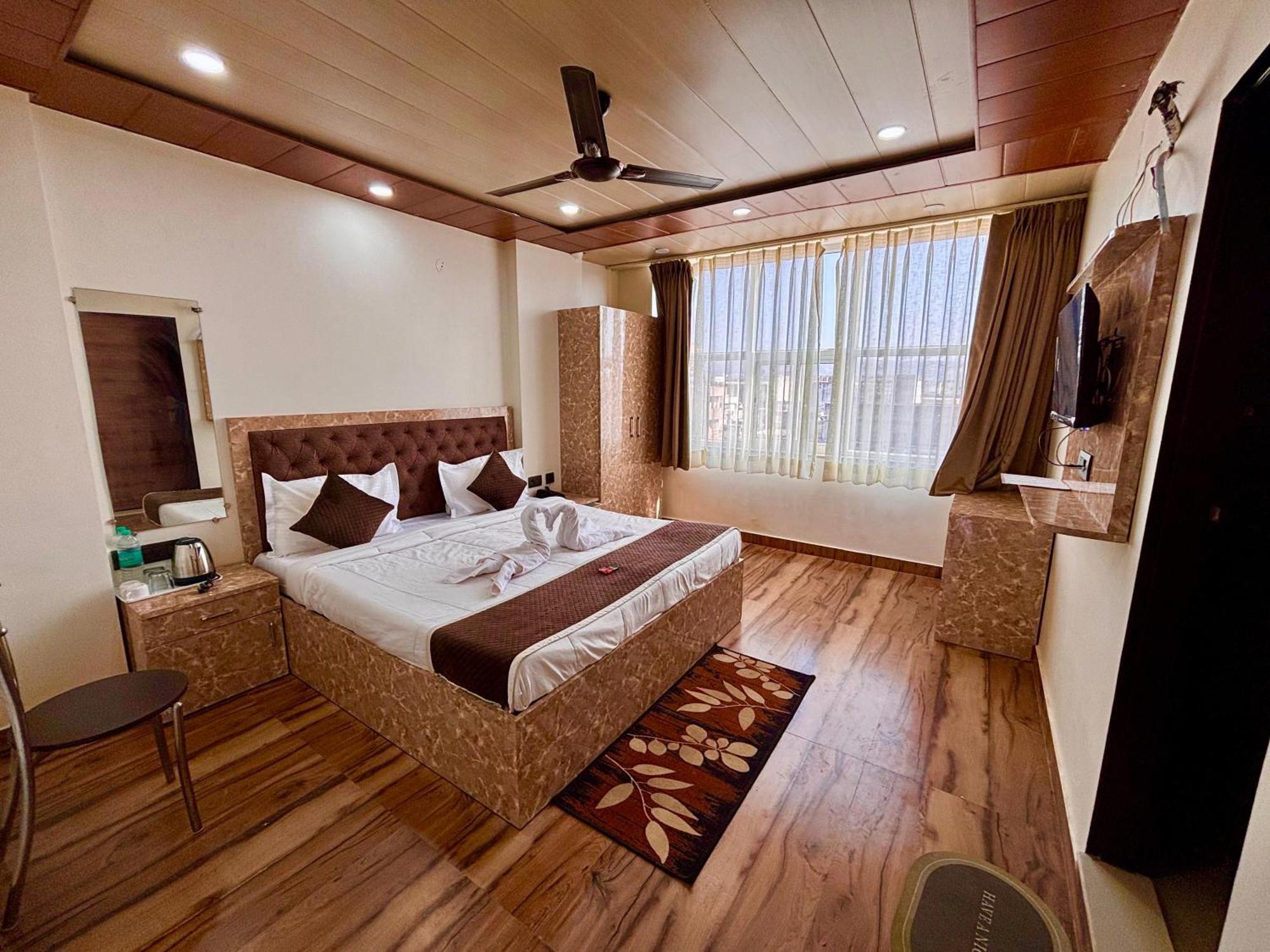 Hotel Govindam Royal 2*