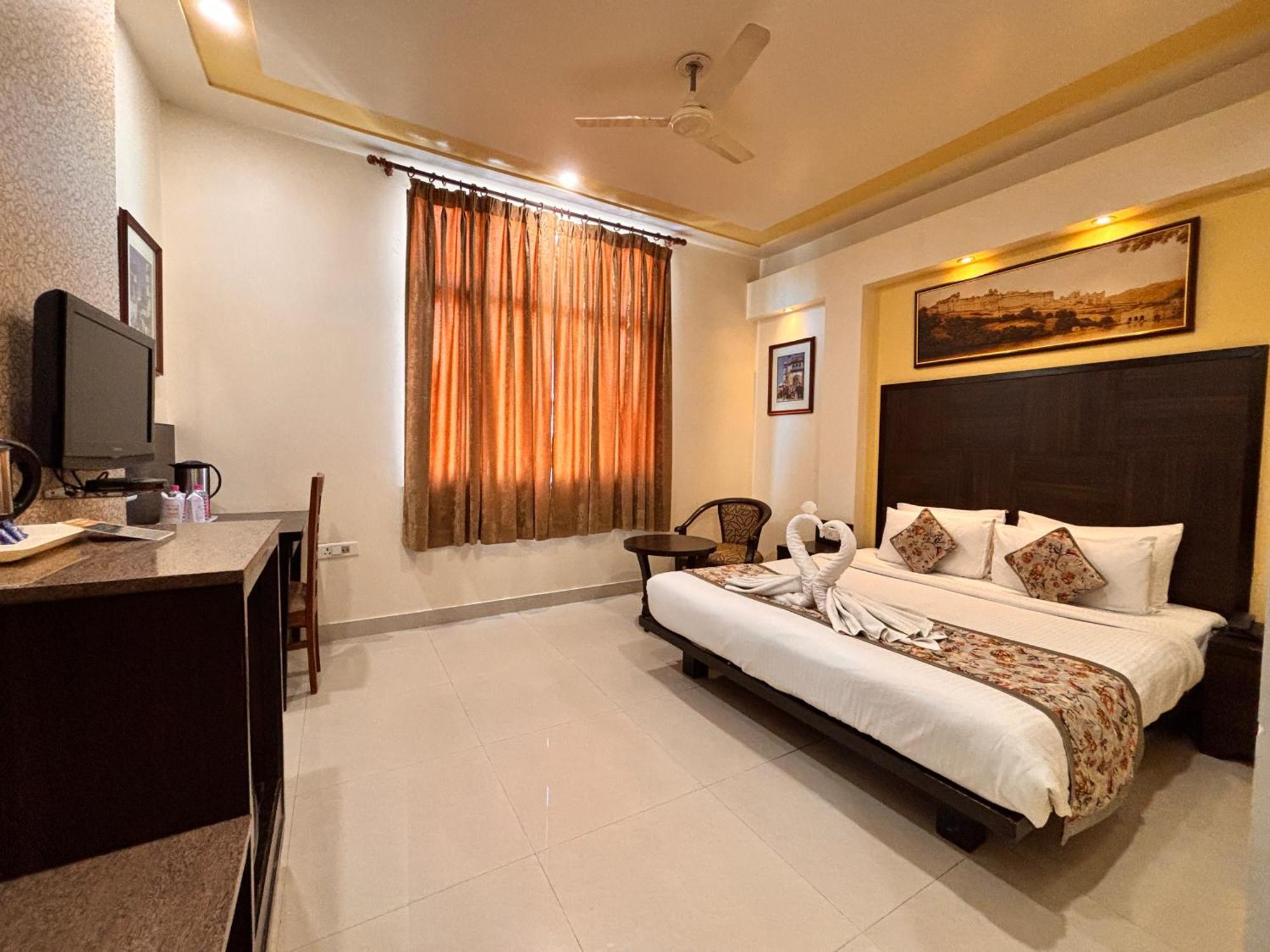 Hotel Ratnawali - A Vegetarian Heritage