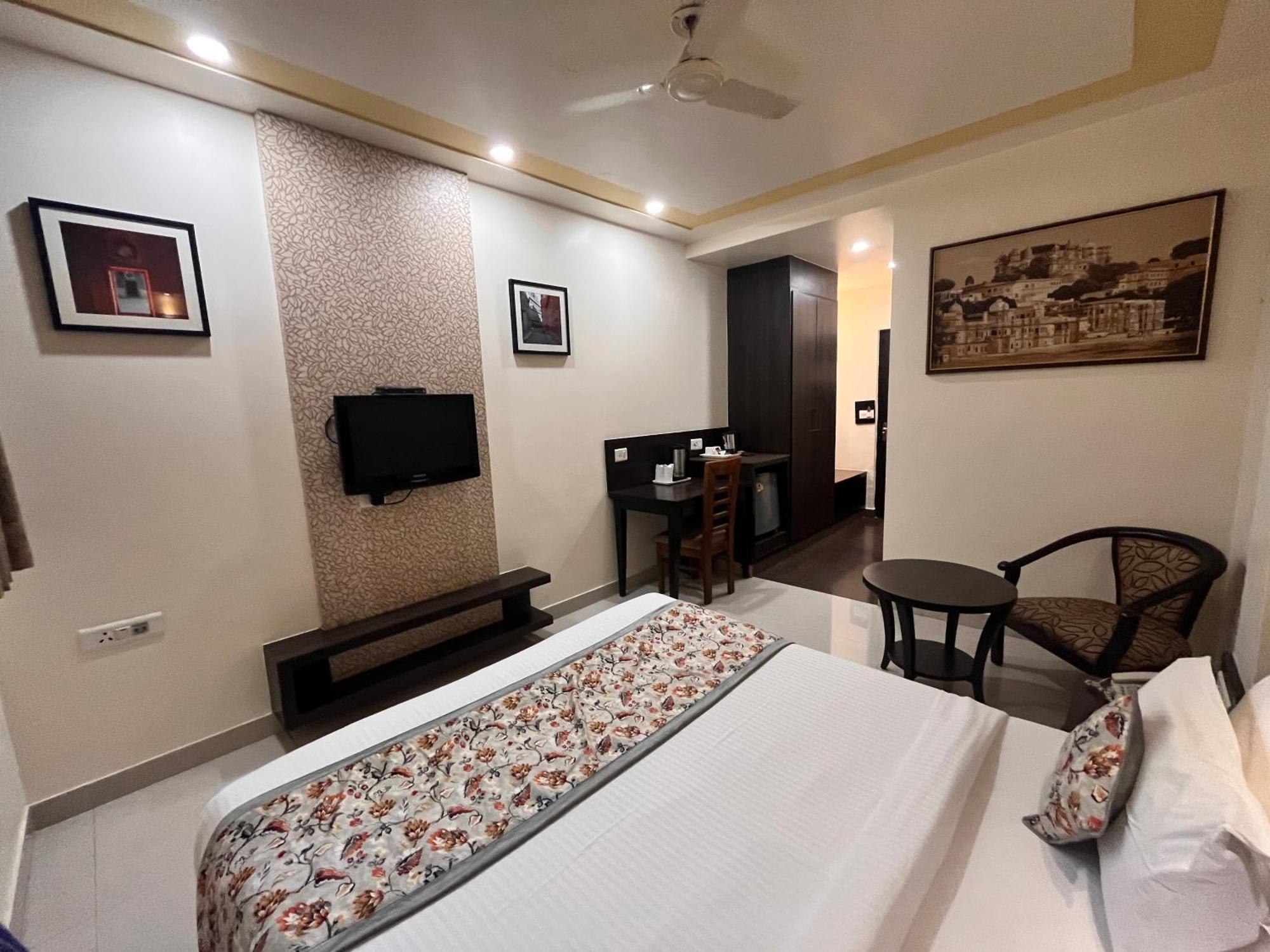 Hotel Ratnawali - A Vegetarian Heritage Jaipur