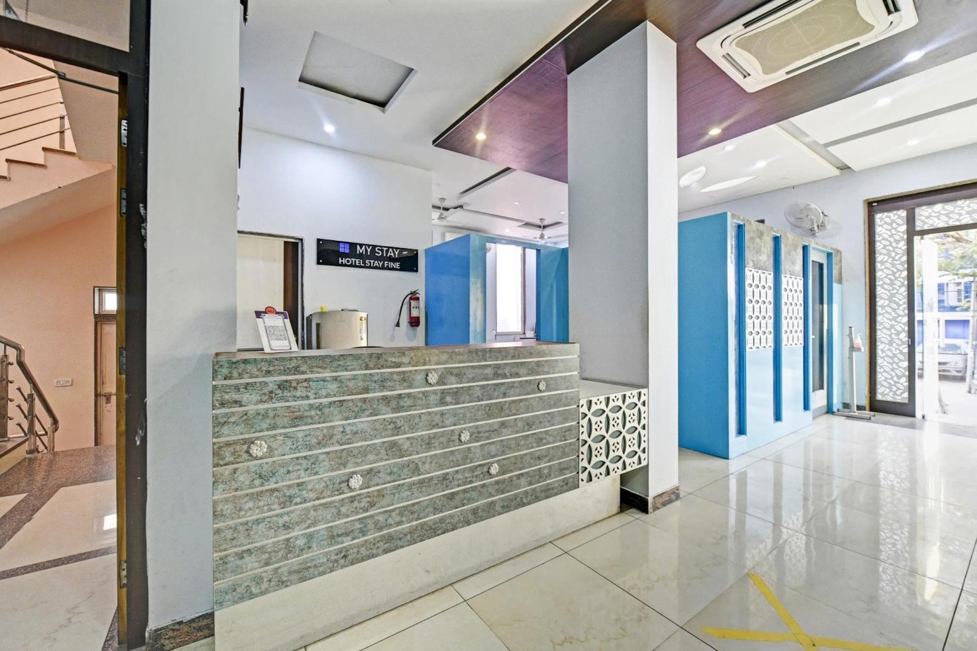Hotel O Sahib's Fine 4*