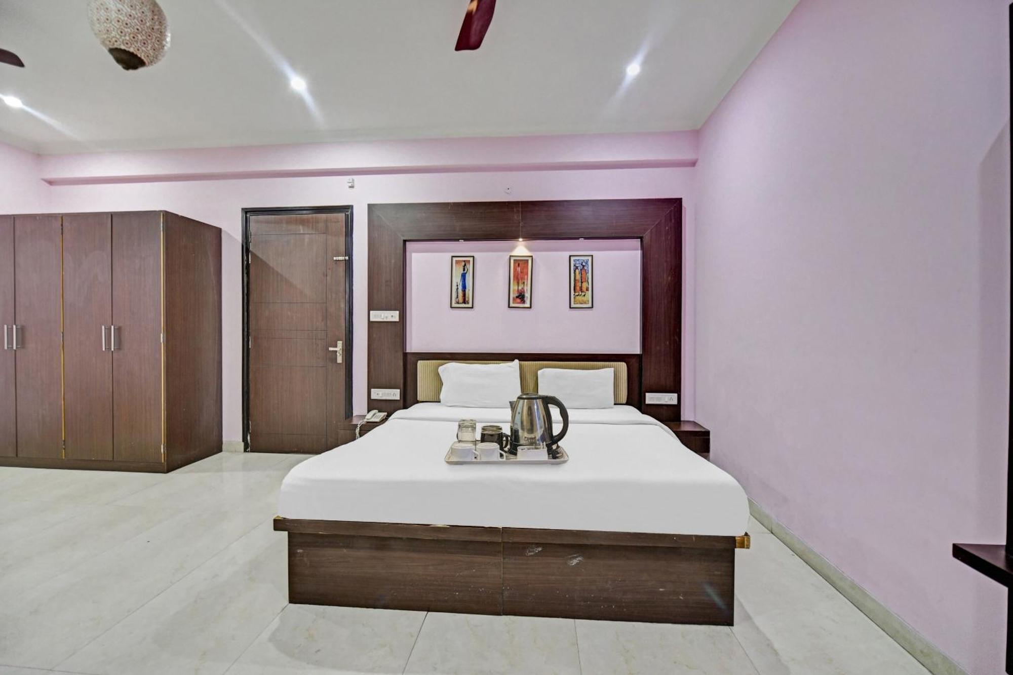 Hotel O Sahib's Fine