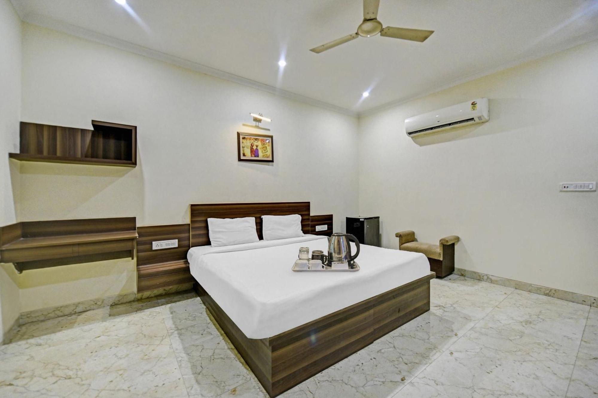 Hotel O Sahib's Fine Jaipur