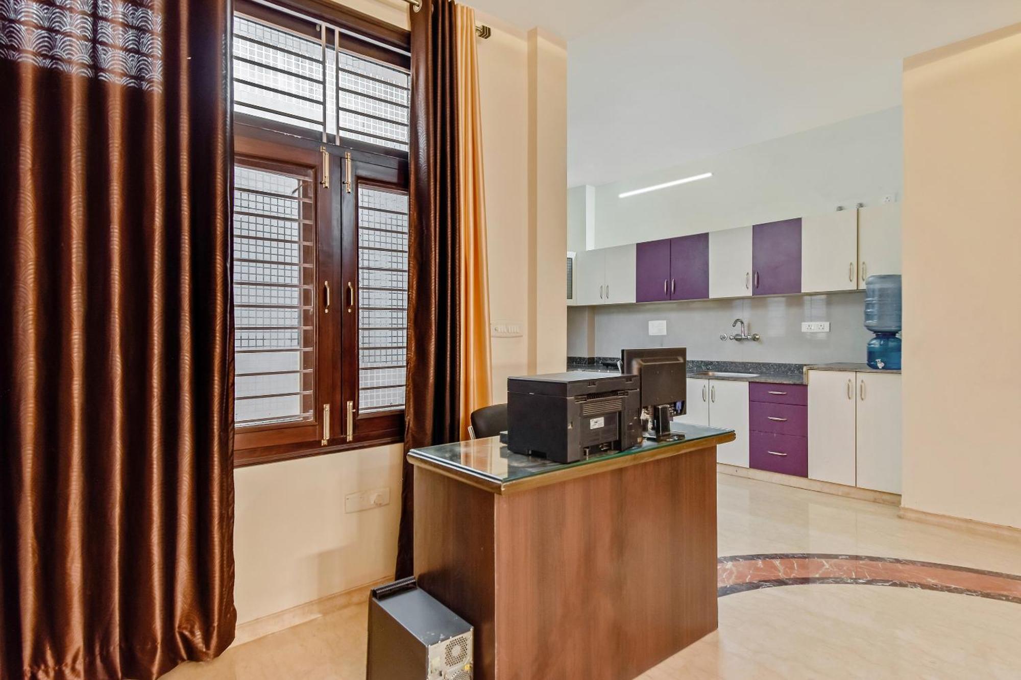 O Ekansh Palace Hotel 3*