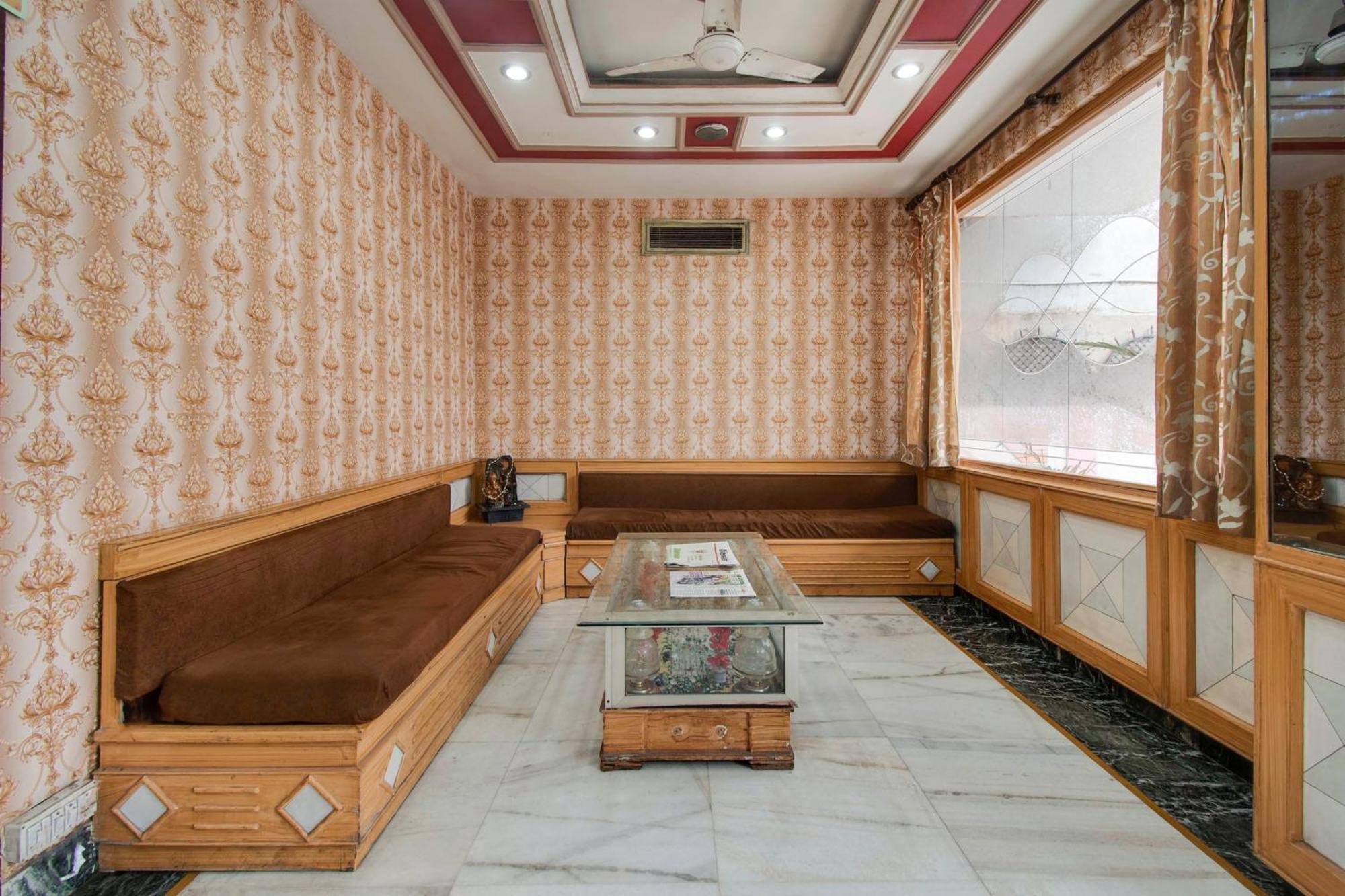Hotel Collection O The Royal Palace 3*