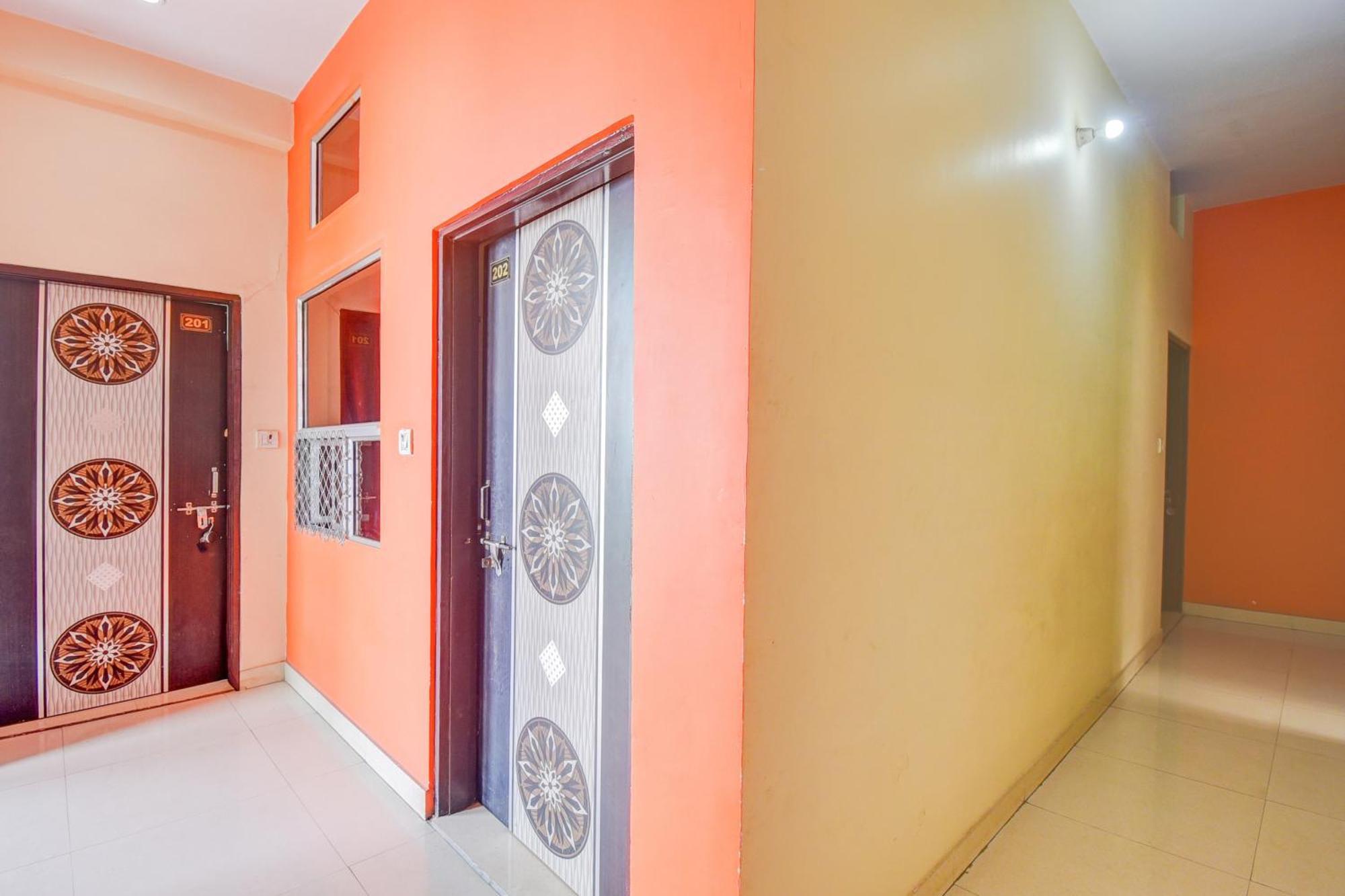 O Radhe Radhe Hotel