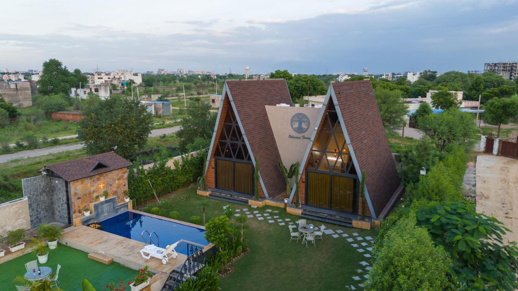 Villa Elivaas 7bhk Oakwood Manor With Pools & Lush Garden *