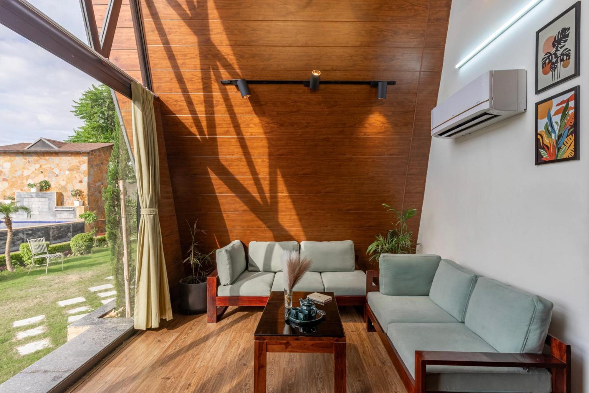 Villa Elivaas 7bhk Oakwood Manor With Pools & Lush Garden Jaipur