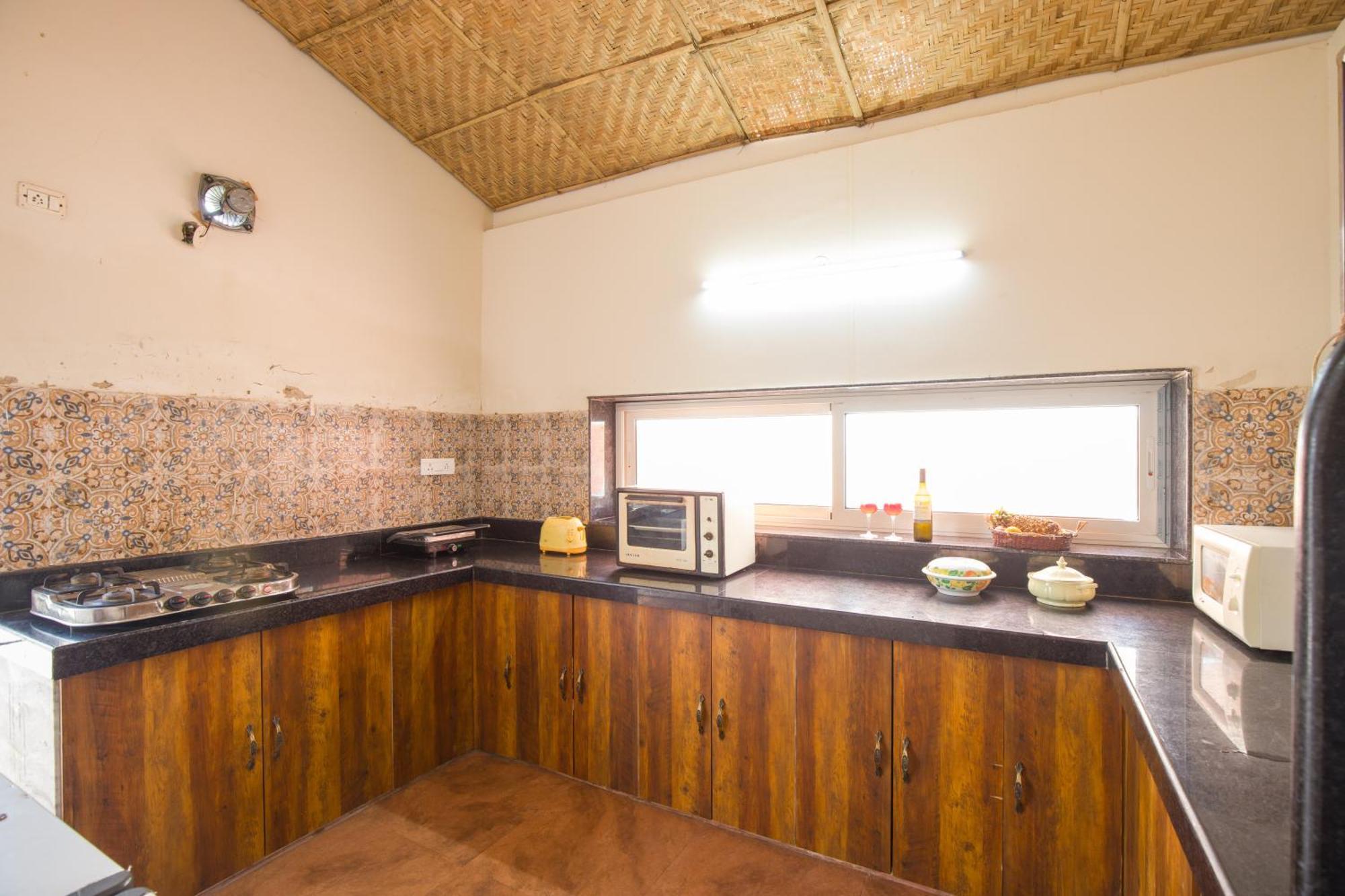 Villa Elivaas 7bhk Oakwood Manor With Pools & Lush Garden Jaipur