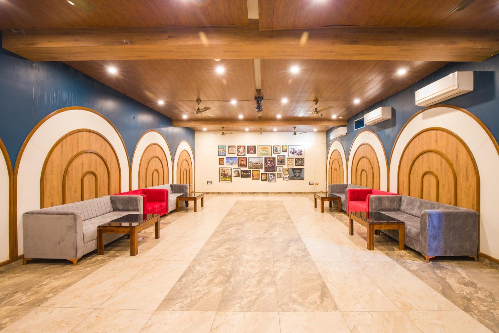 Villa Elivaas 7bhk Oakwood Manor With Pools & Lush Garden Jaipur