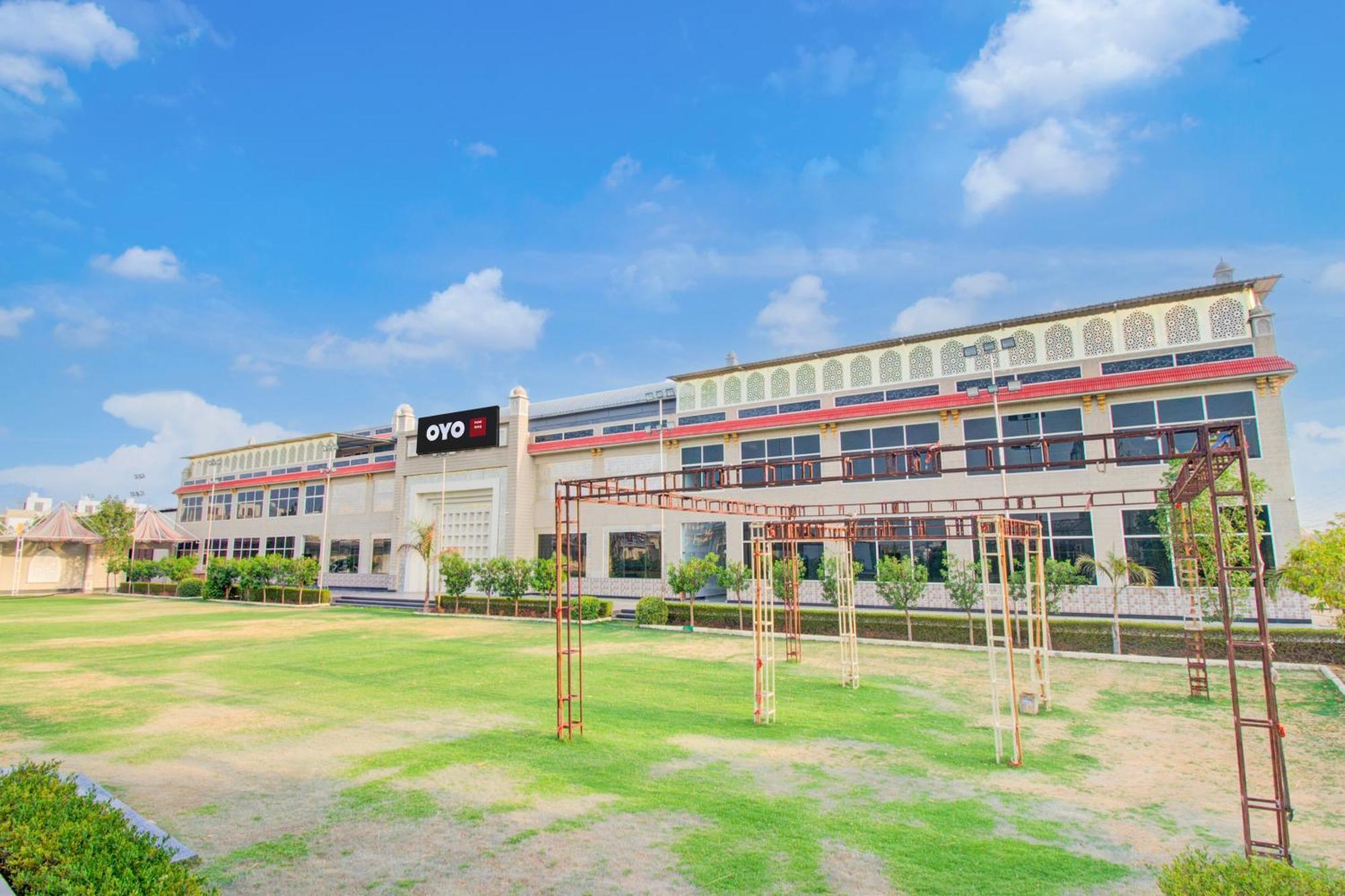O Hatoj Hotel