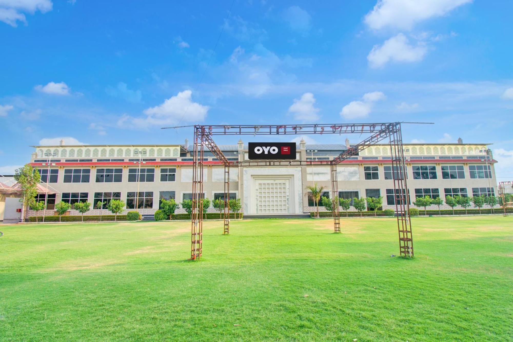 O Hatoj Hotel