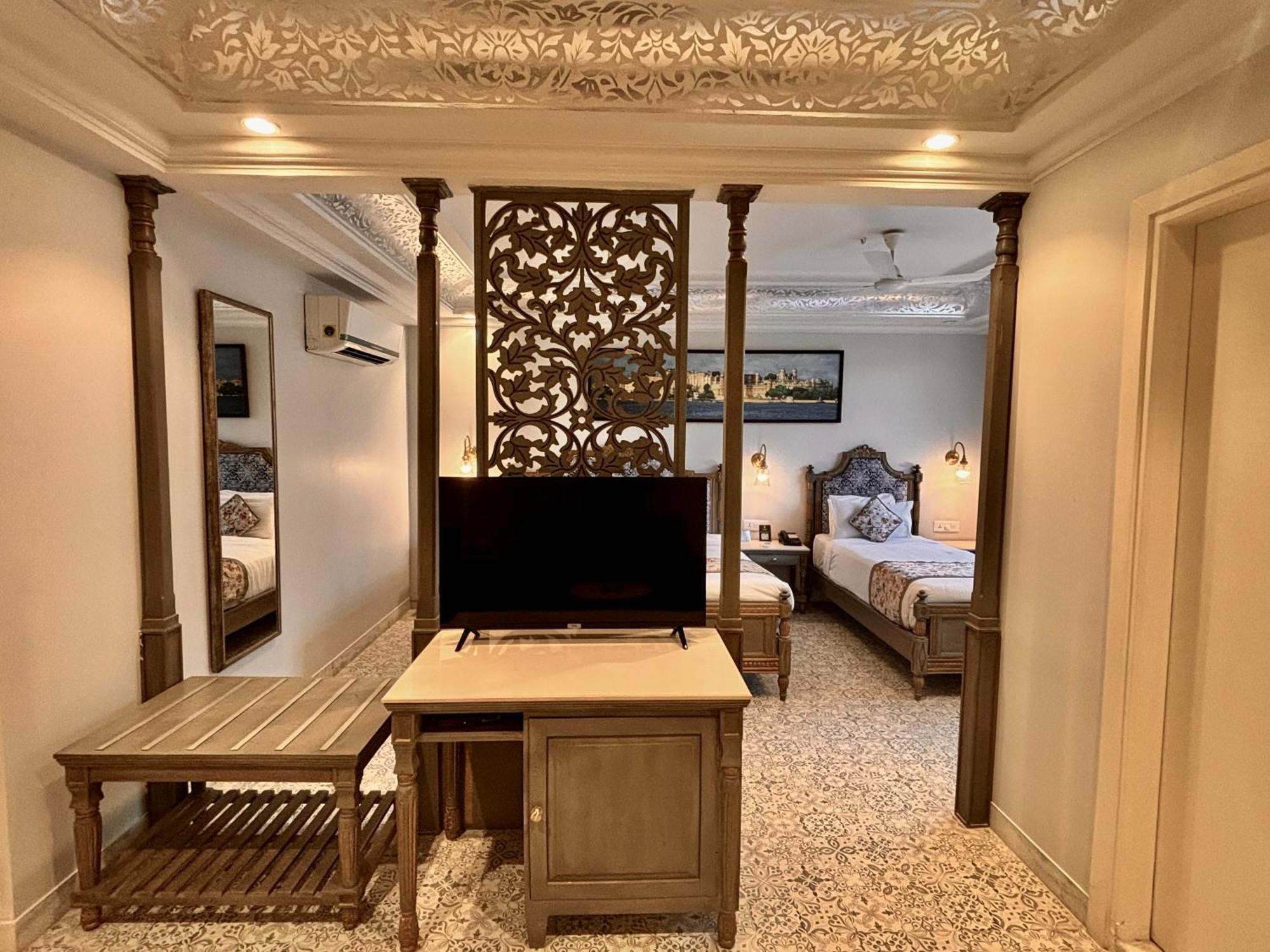 Ratnawali - A Vegetarian Heritage Hotel