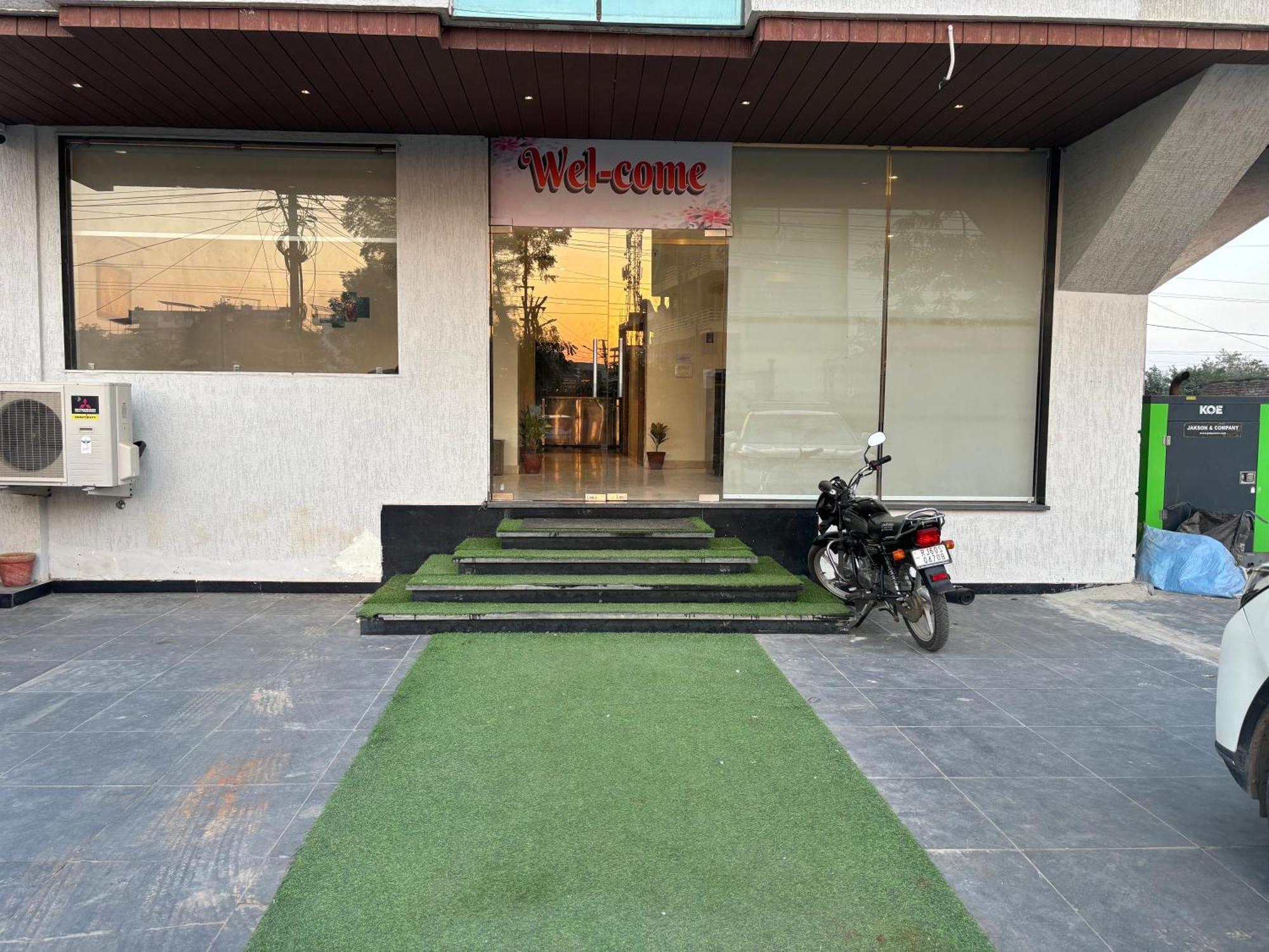 Karma Hotel