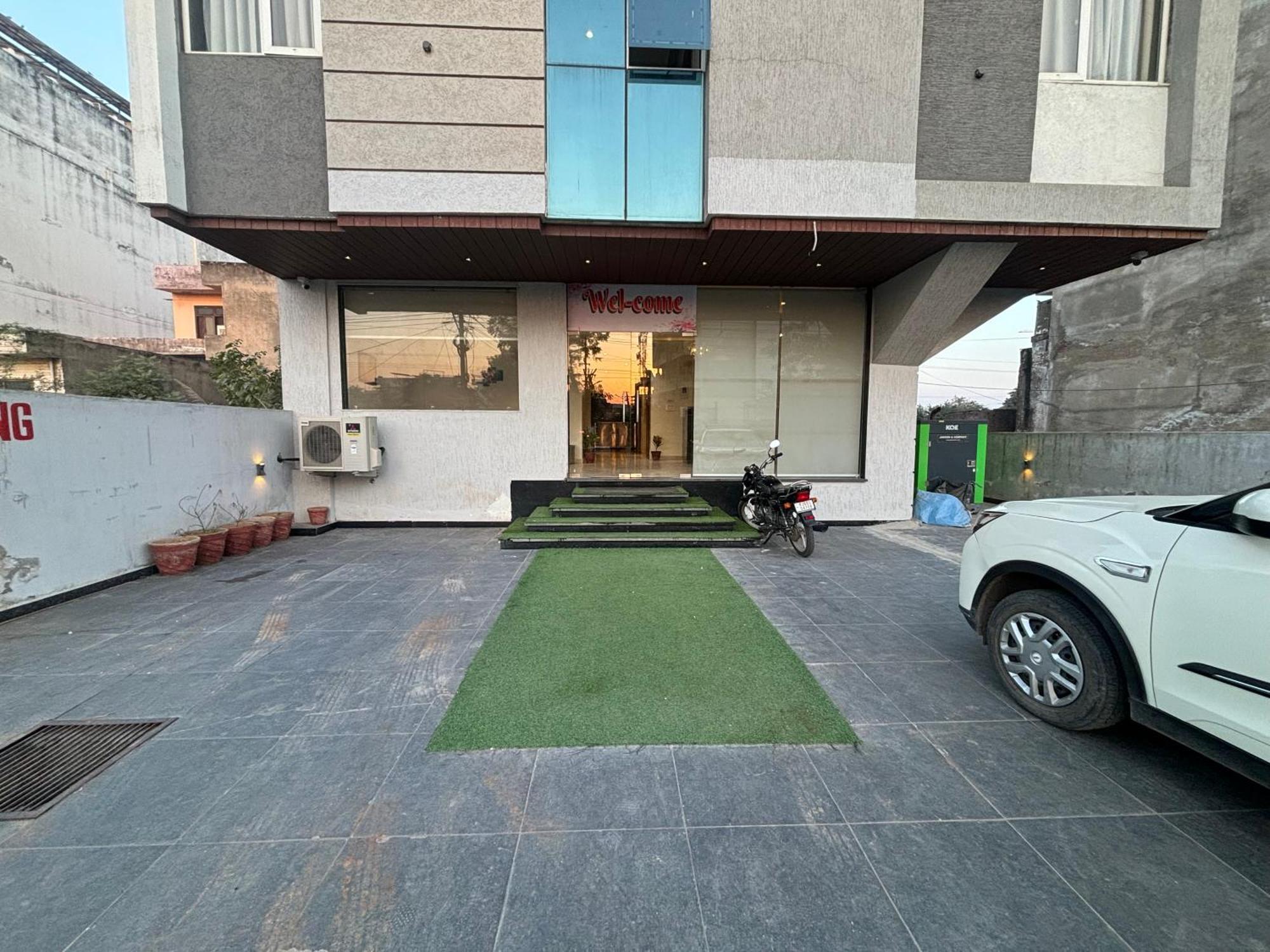 Karma Hotel