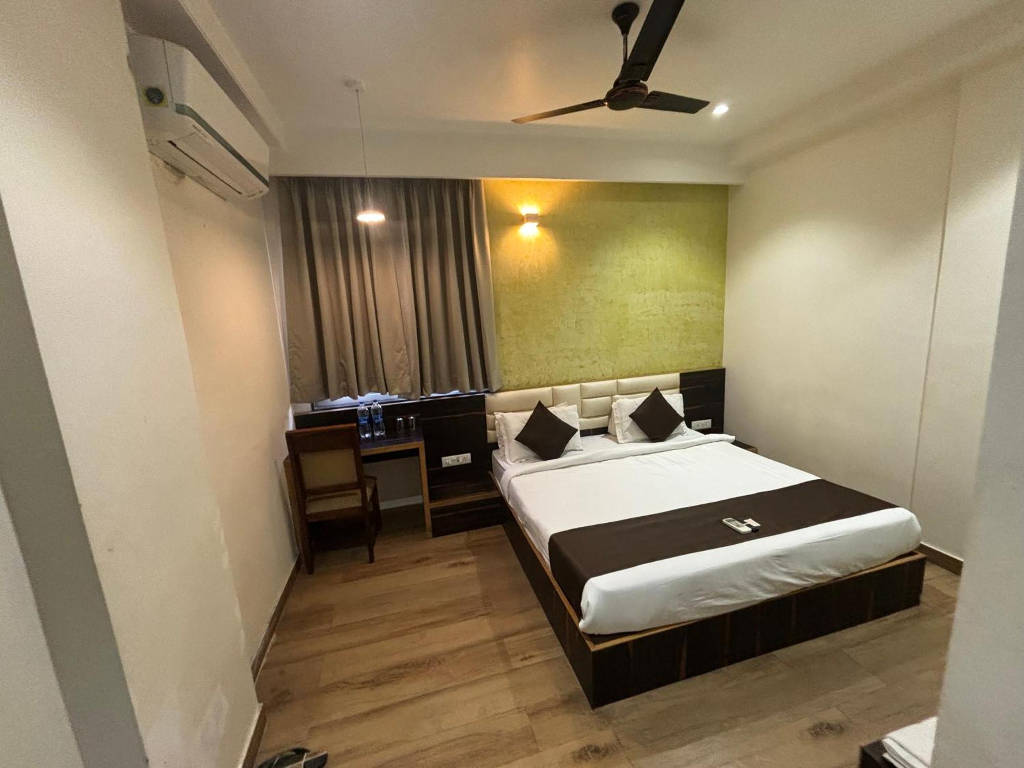 Hotel Karma *