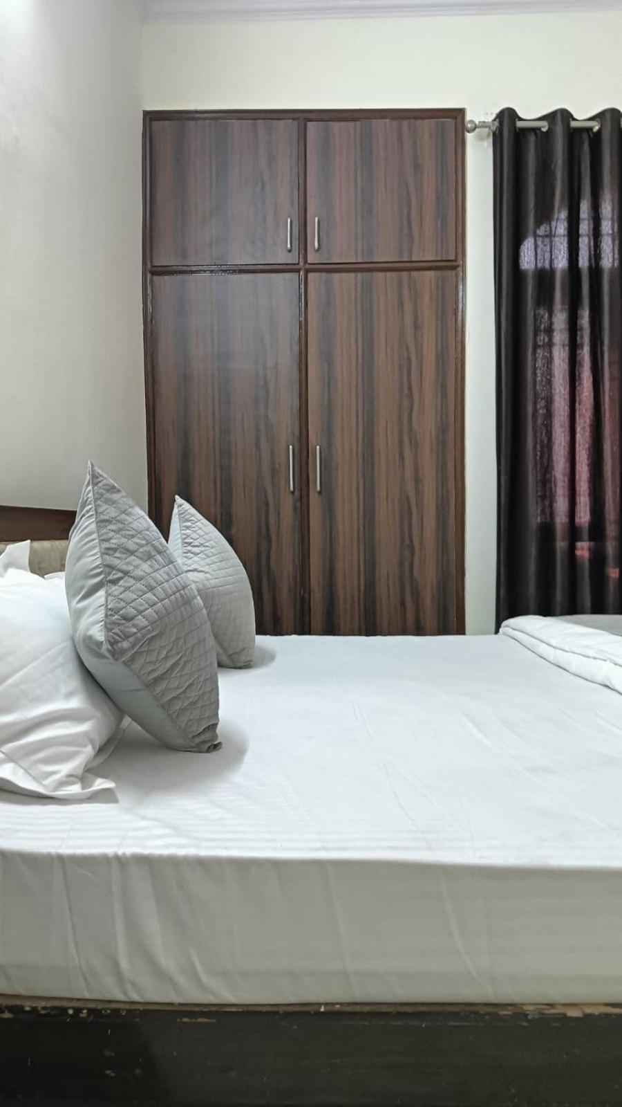 Hotel Moon Land