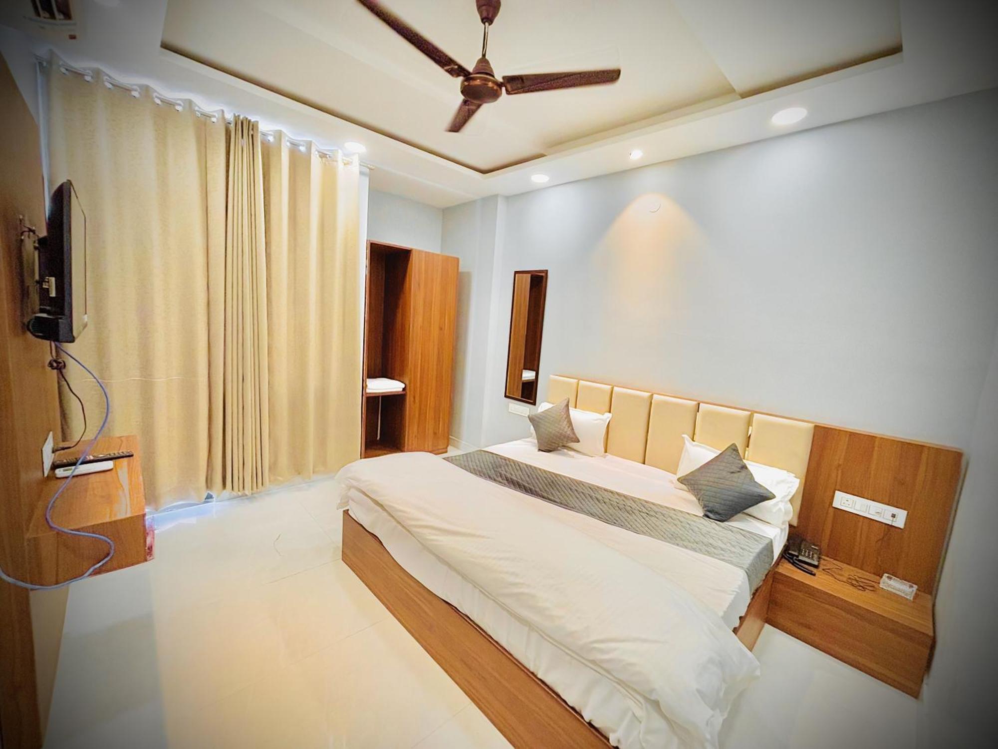 Hotel Grand Aana