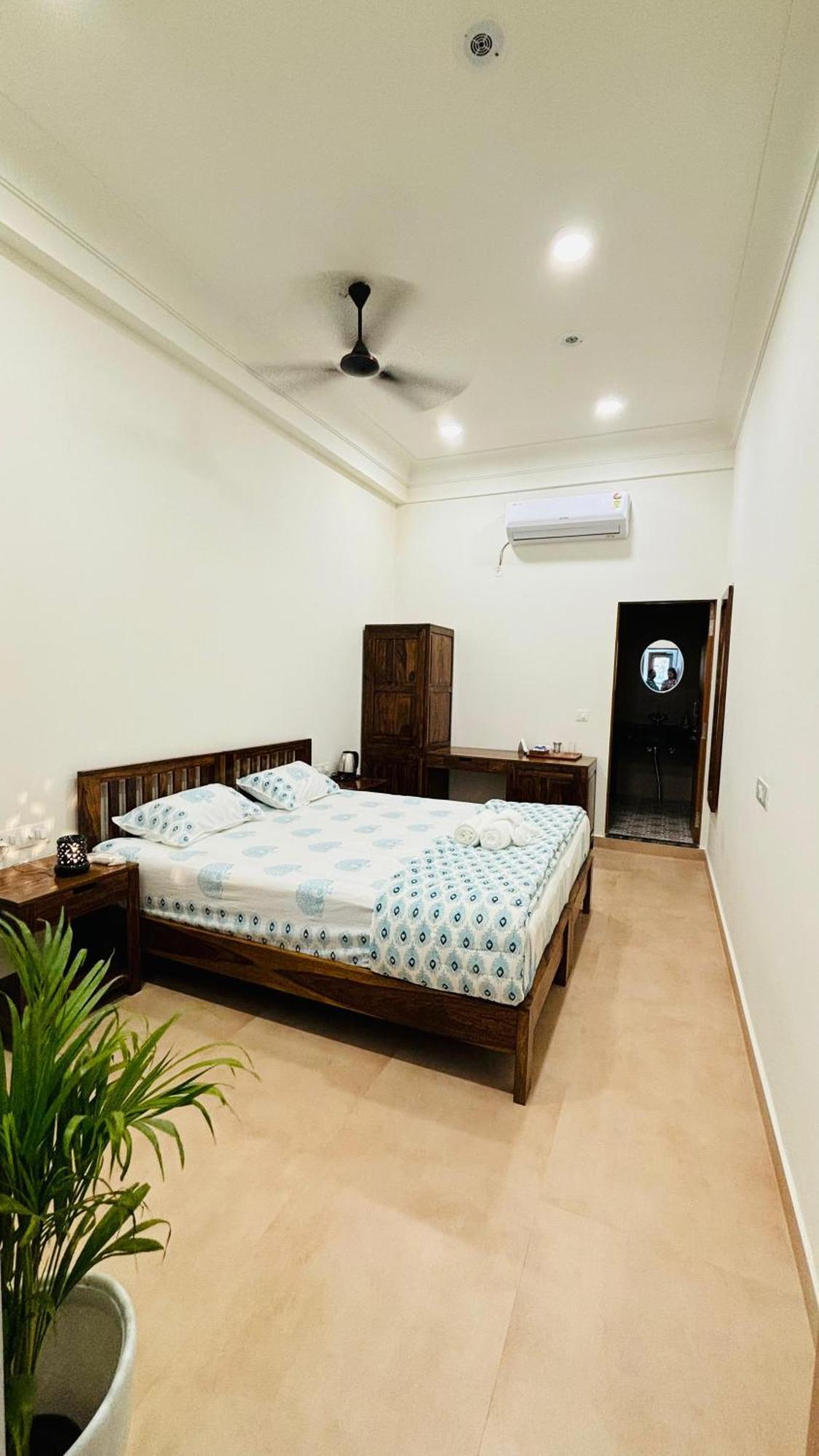 Guest house Umaid Niwas *