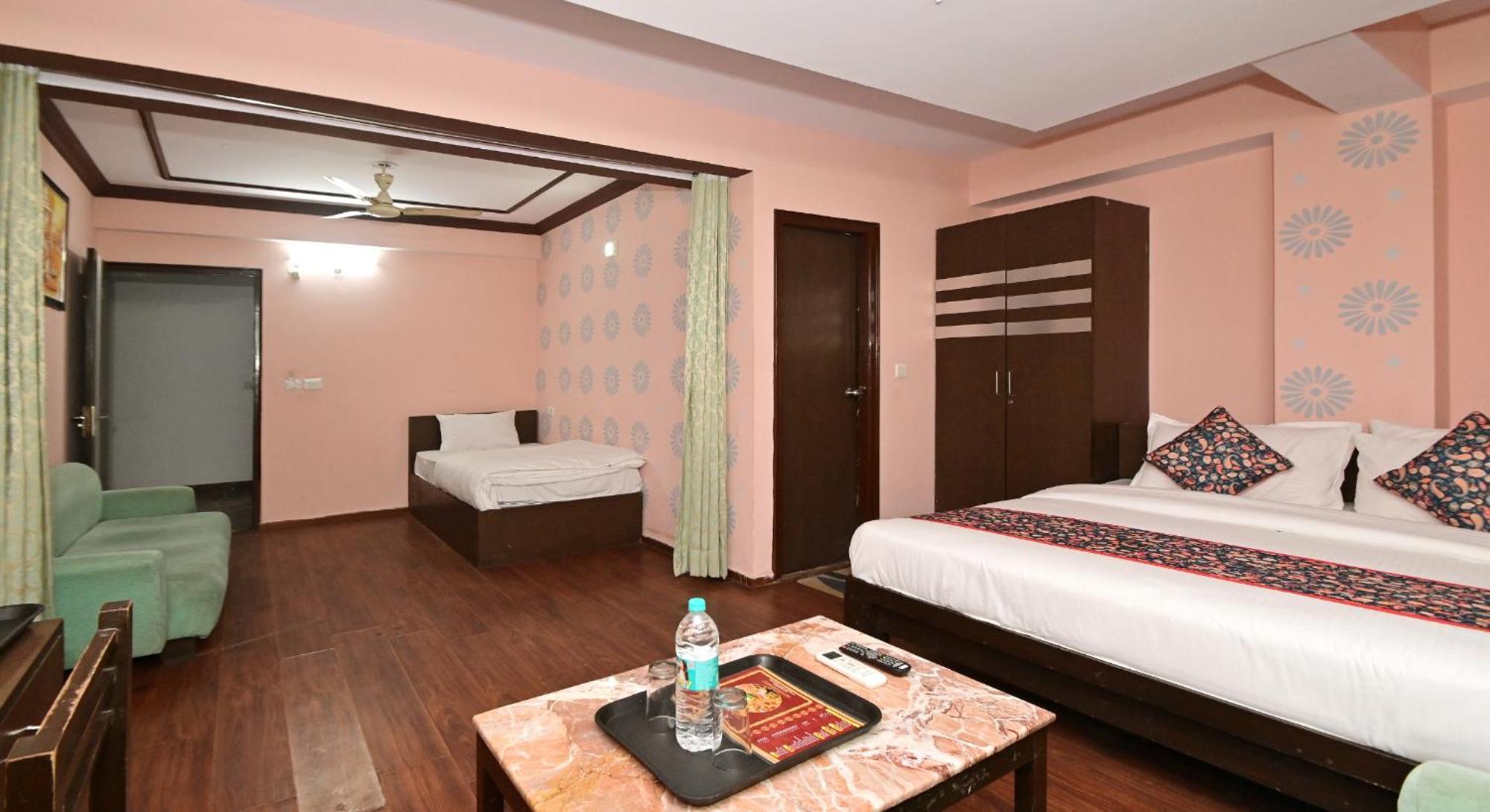 Hotel Laxmi Villa Palace-Near Jaipur Railway Station Inn