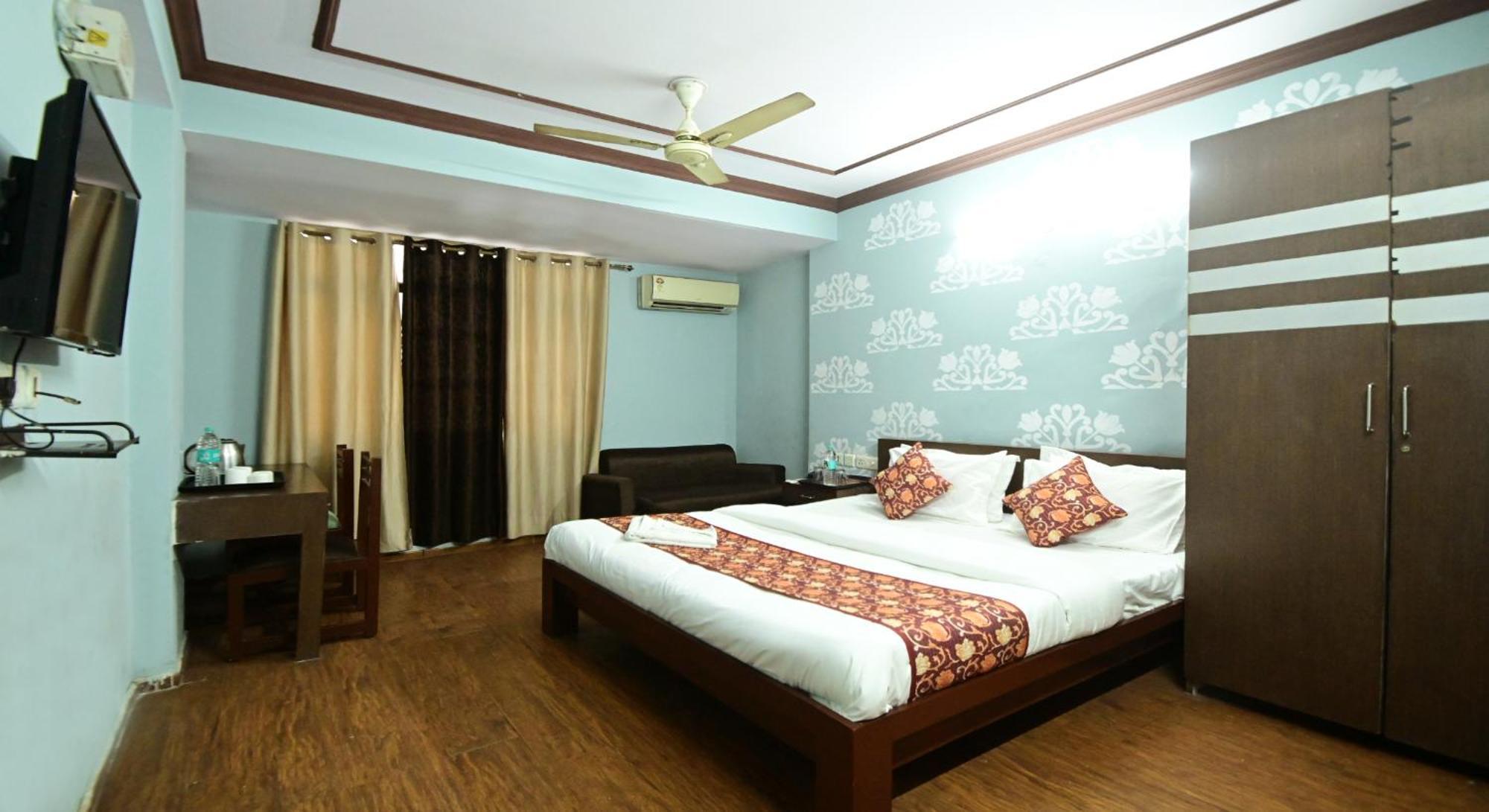Hotel Laxmi Villa Palace-Near Jaipur Railway Station Inn