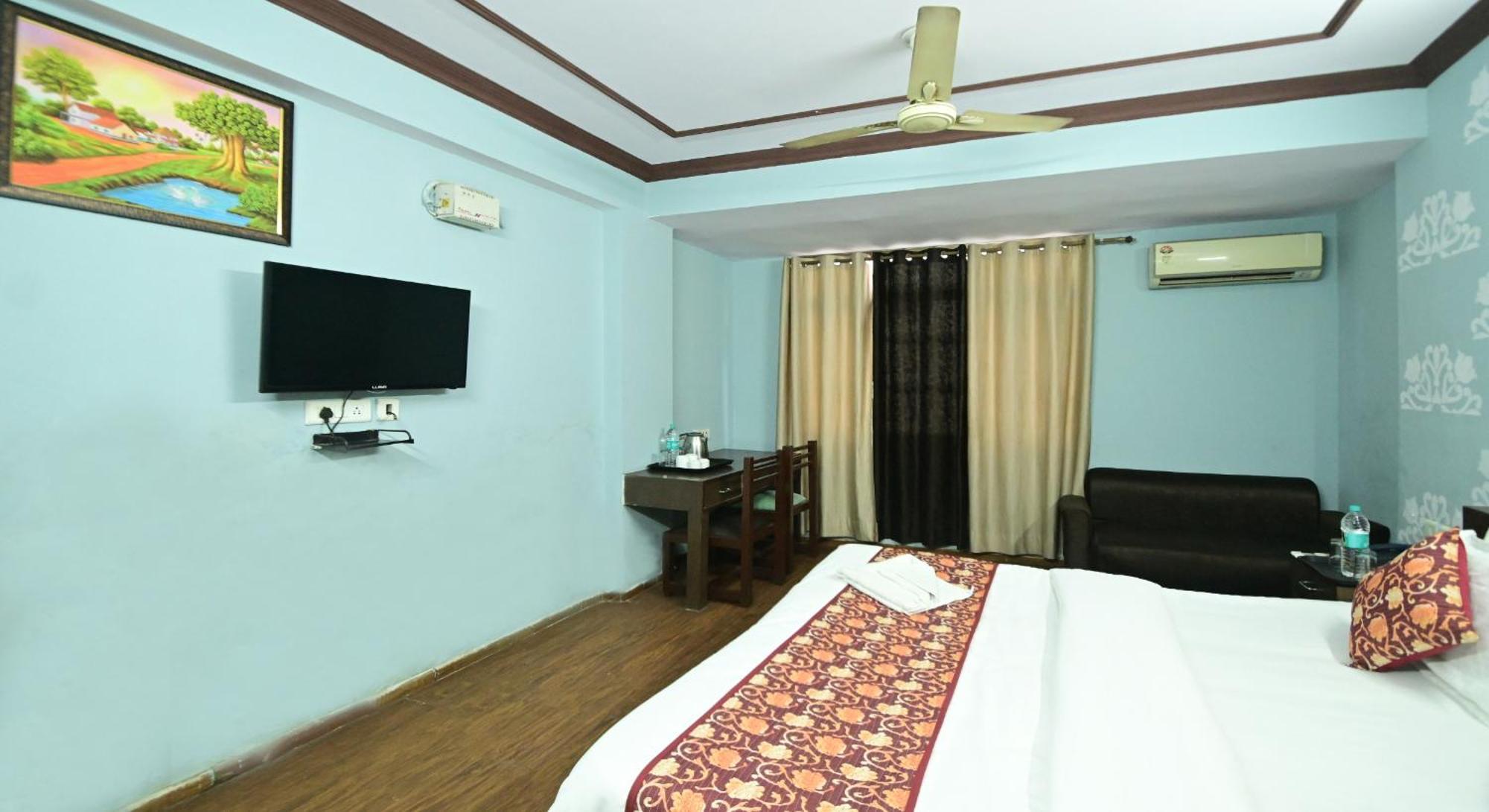 Hotel Laxmi Villa Palace-Near Jaipur Railway Station Inn