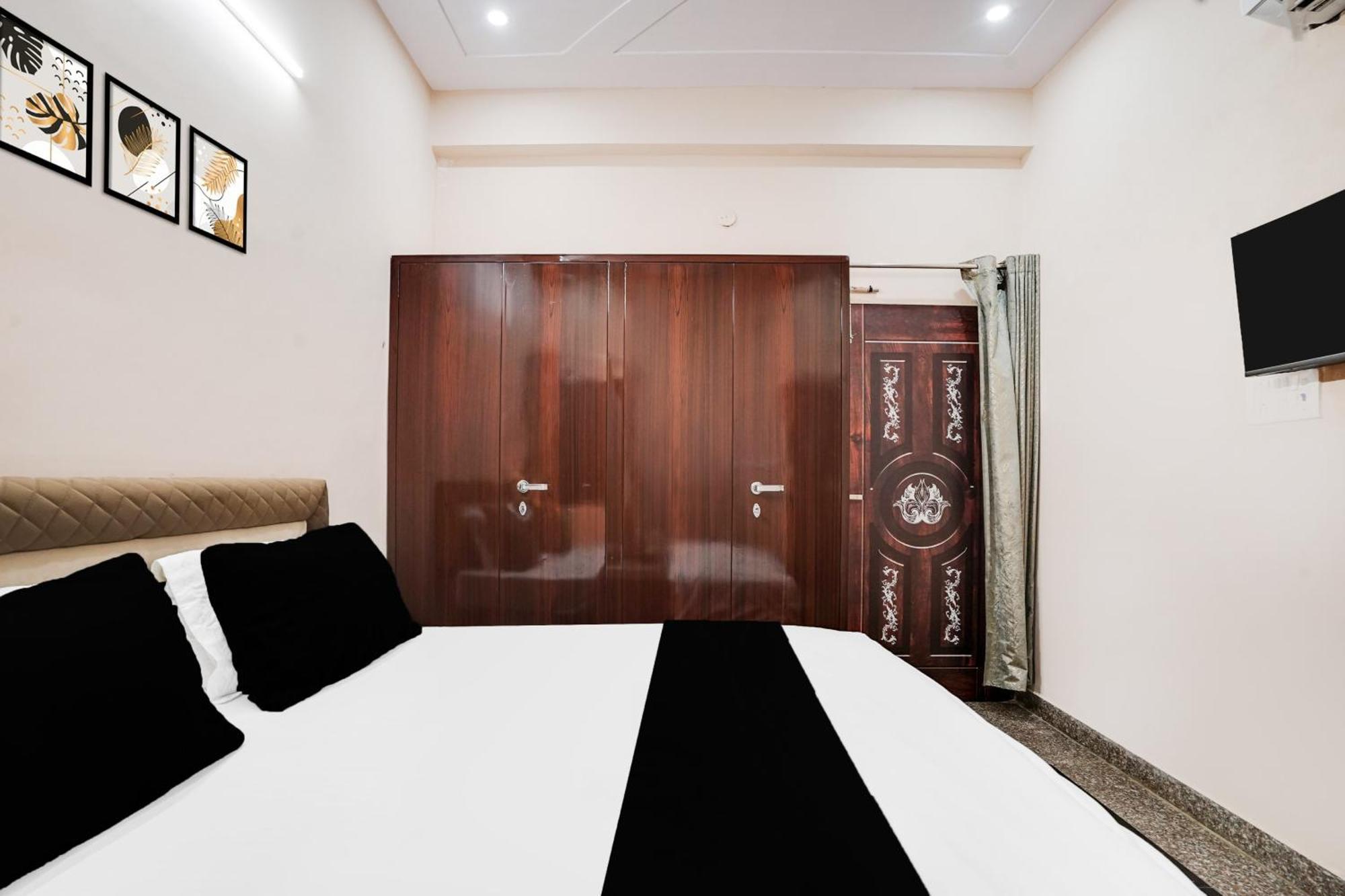 Spot On Starlight Hotel 3*