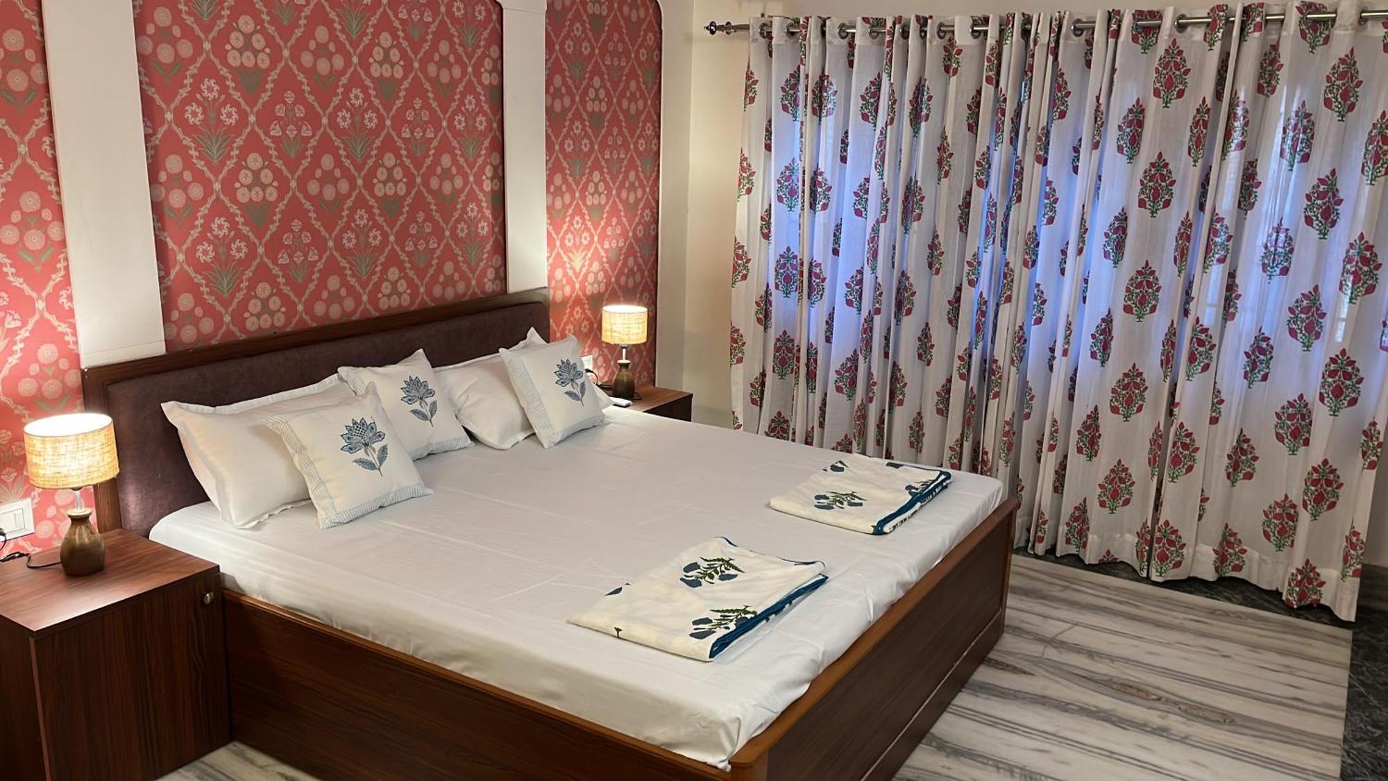 Apartment Seasoned Jaipur-live In A 100-year-old *