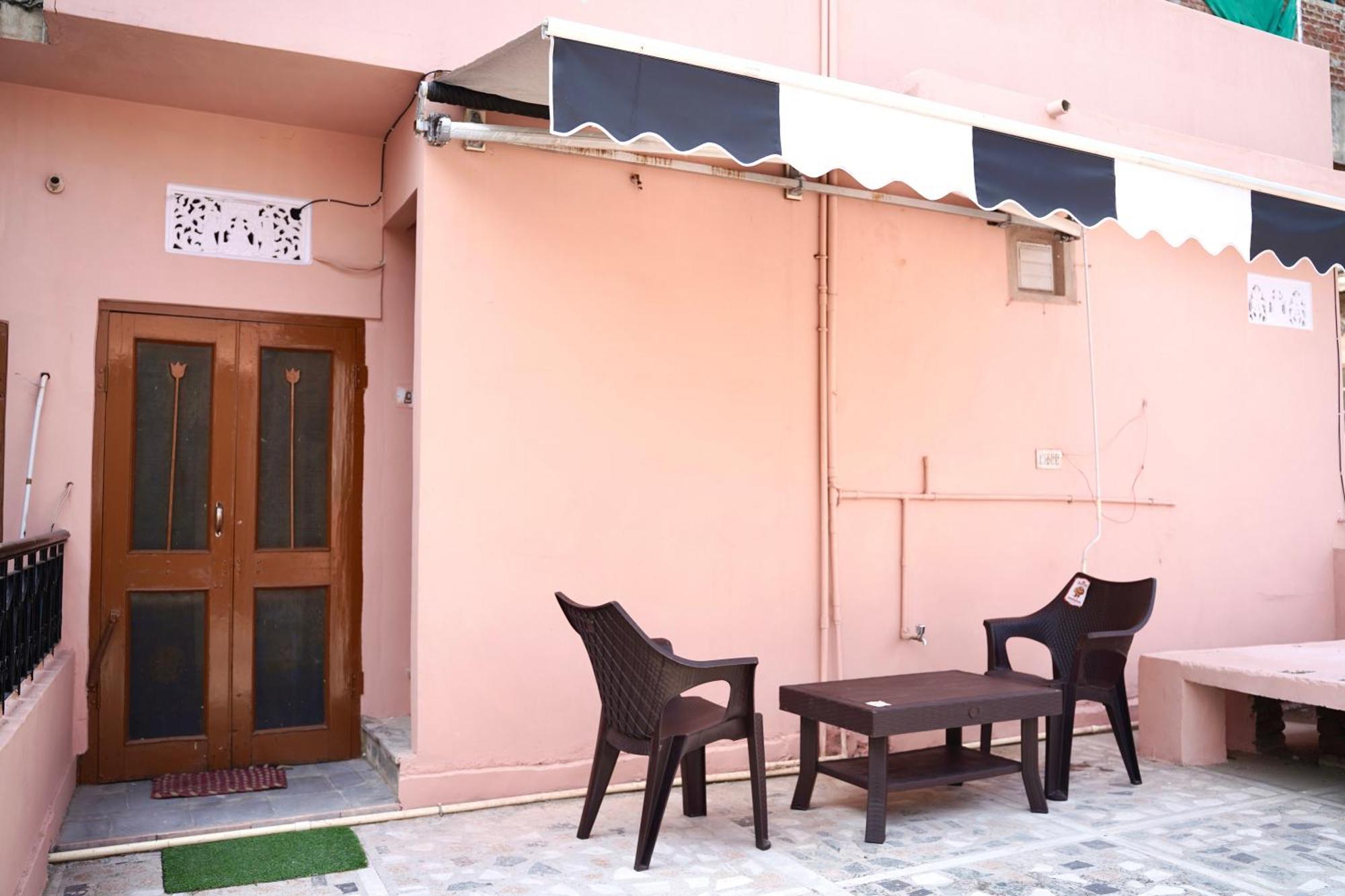 Apartment Seasoned Jaipur-live In A 100-year-old
