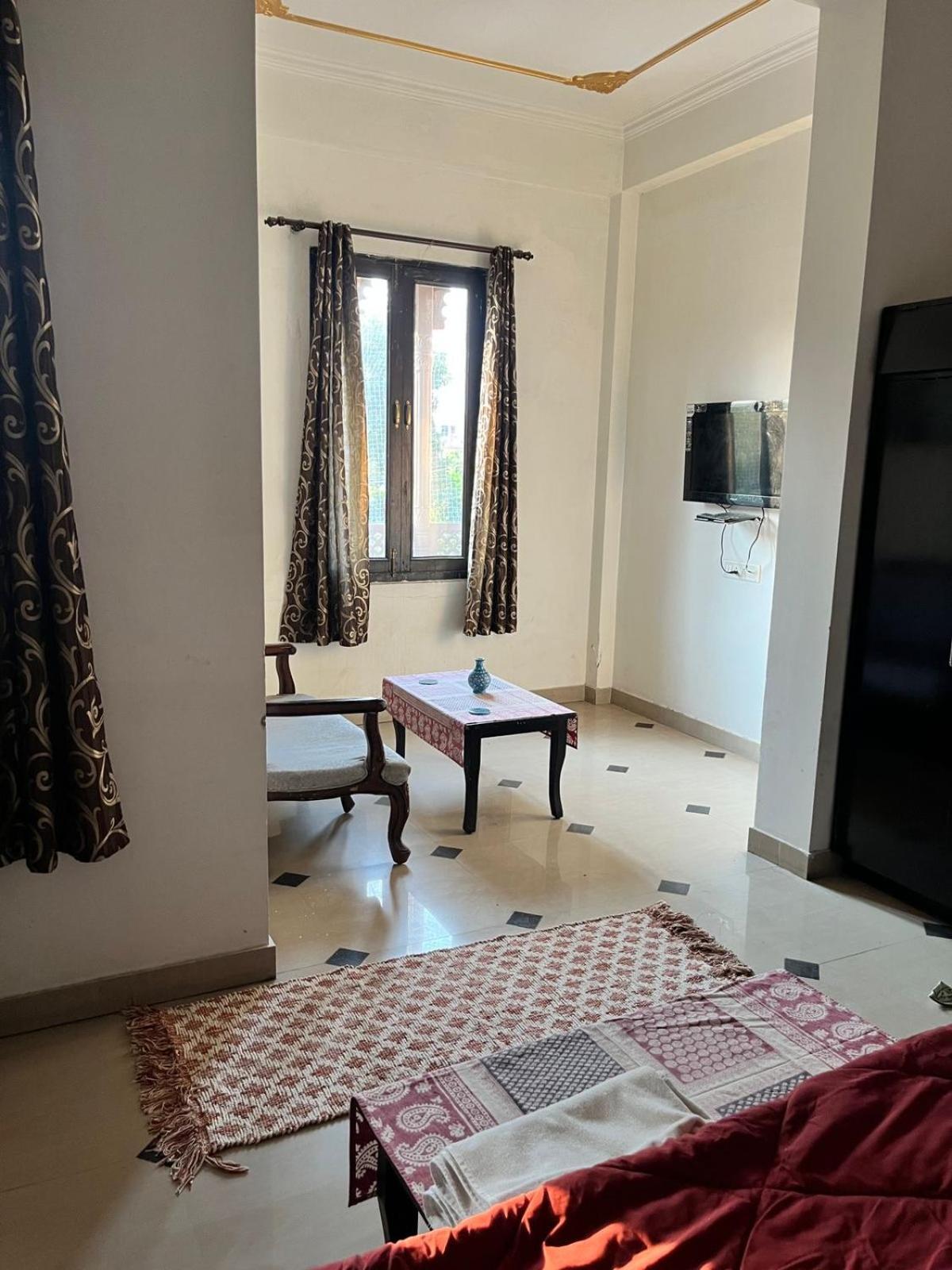 Kunadi Kothi - A Boutique *