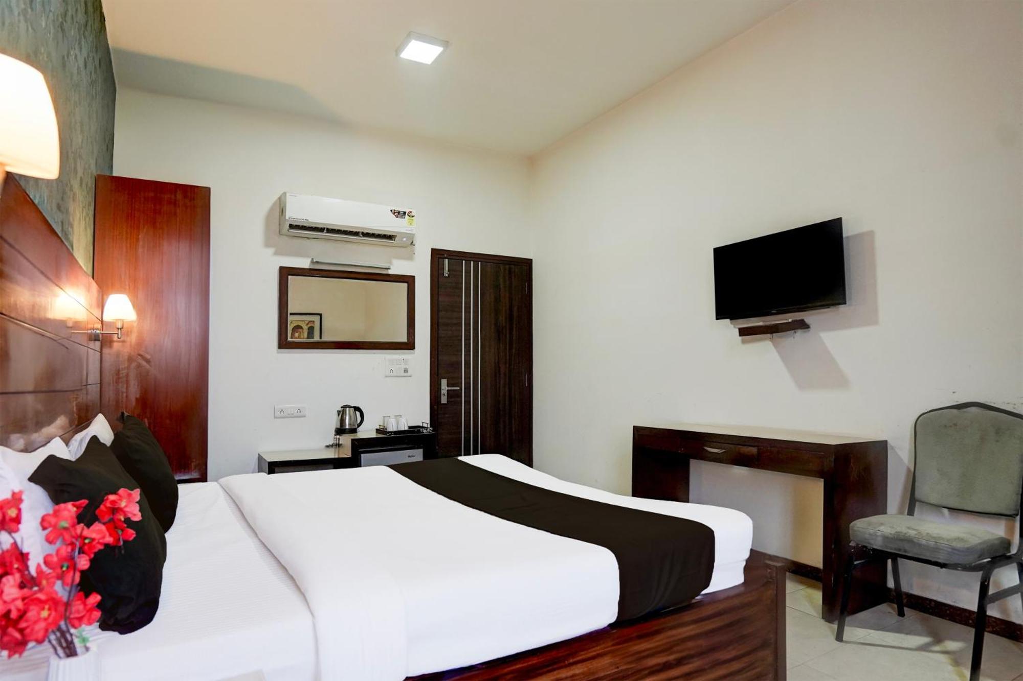 Super O Krishna Nagar Near Sawai Man Singh Stadium Hotel