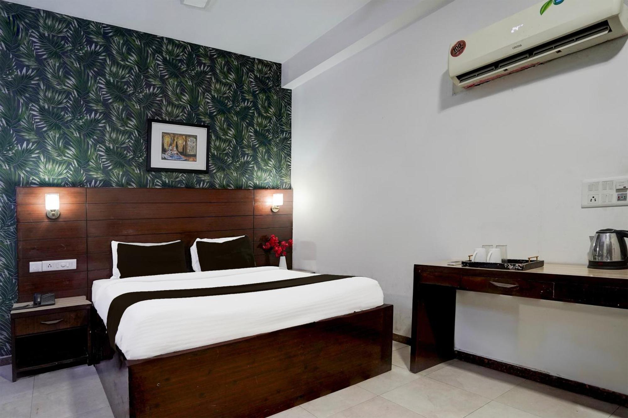 Hotel Super O Krishna Nagar Near Sawai Man Singh Stadium 4*