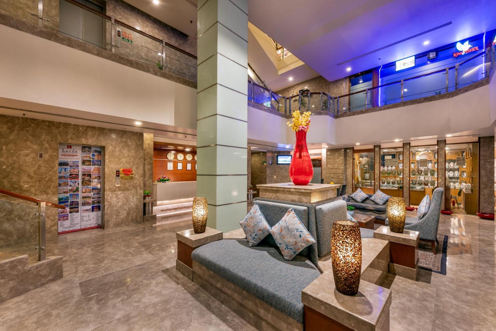 Hotel Lords Plaza