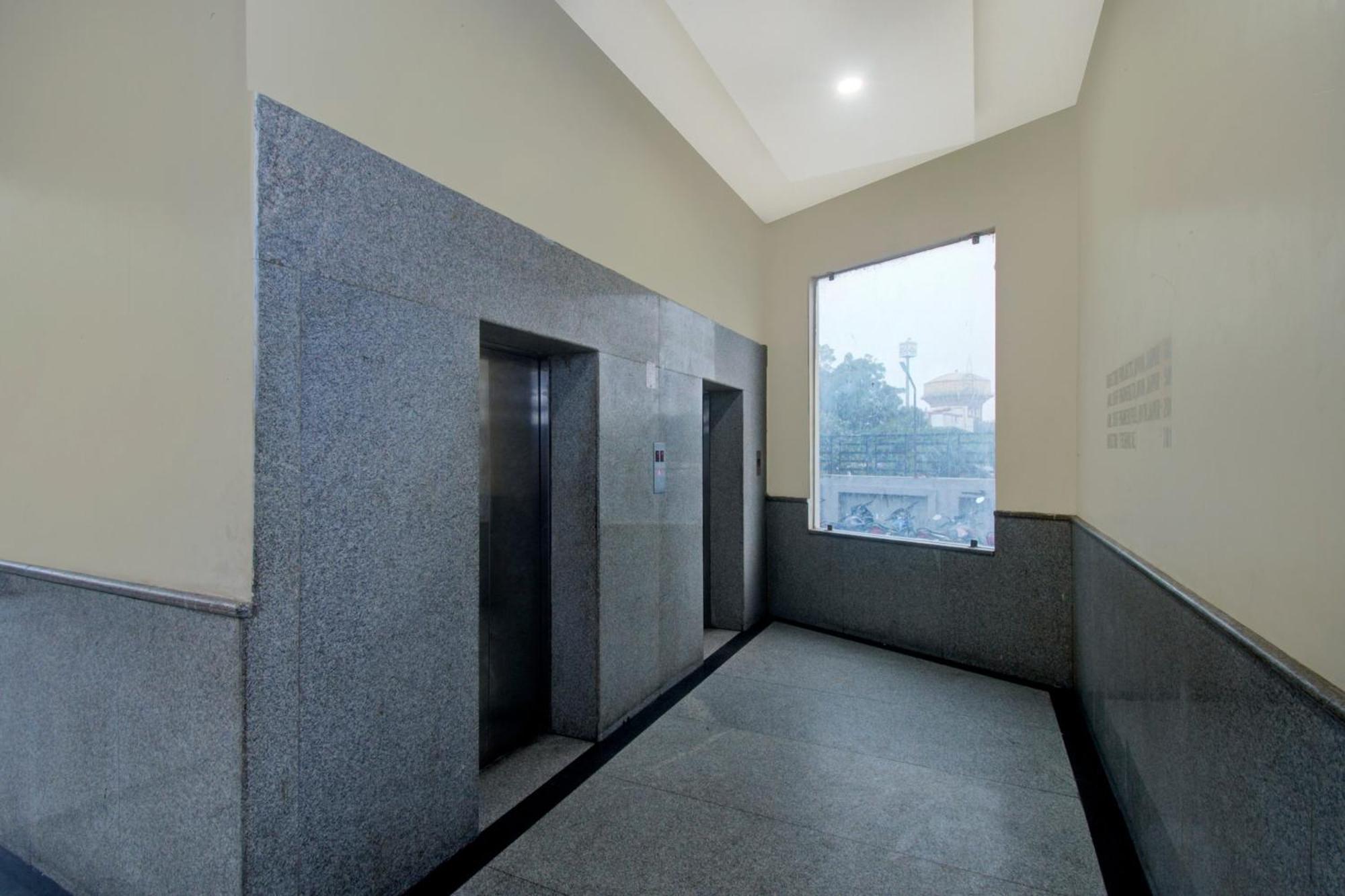 Collection O Grand Sky Jaipur