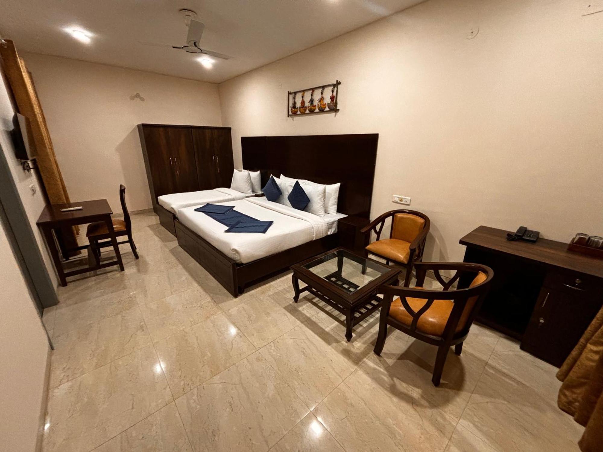 Atulya By Meyatri Hotel