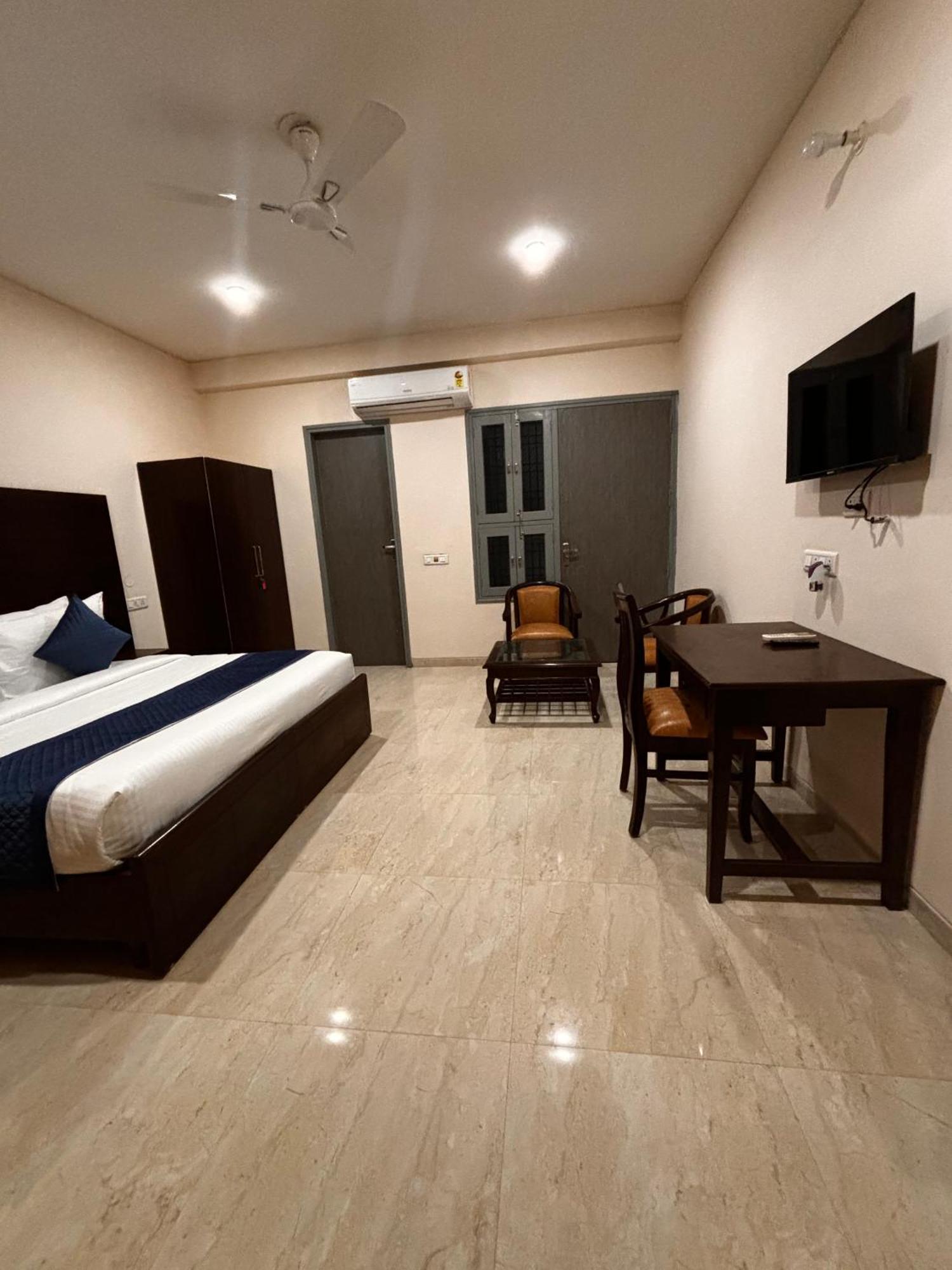 Atulya By Meyatri Hotel