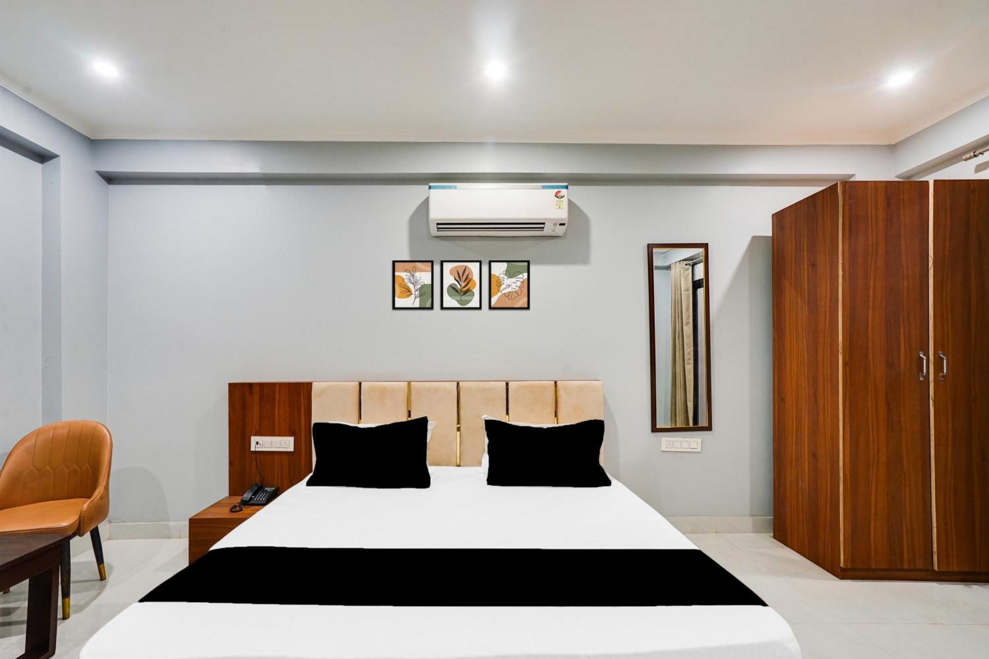 Grand Aana Hotel