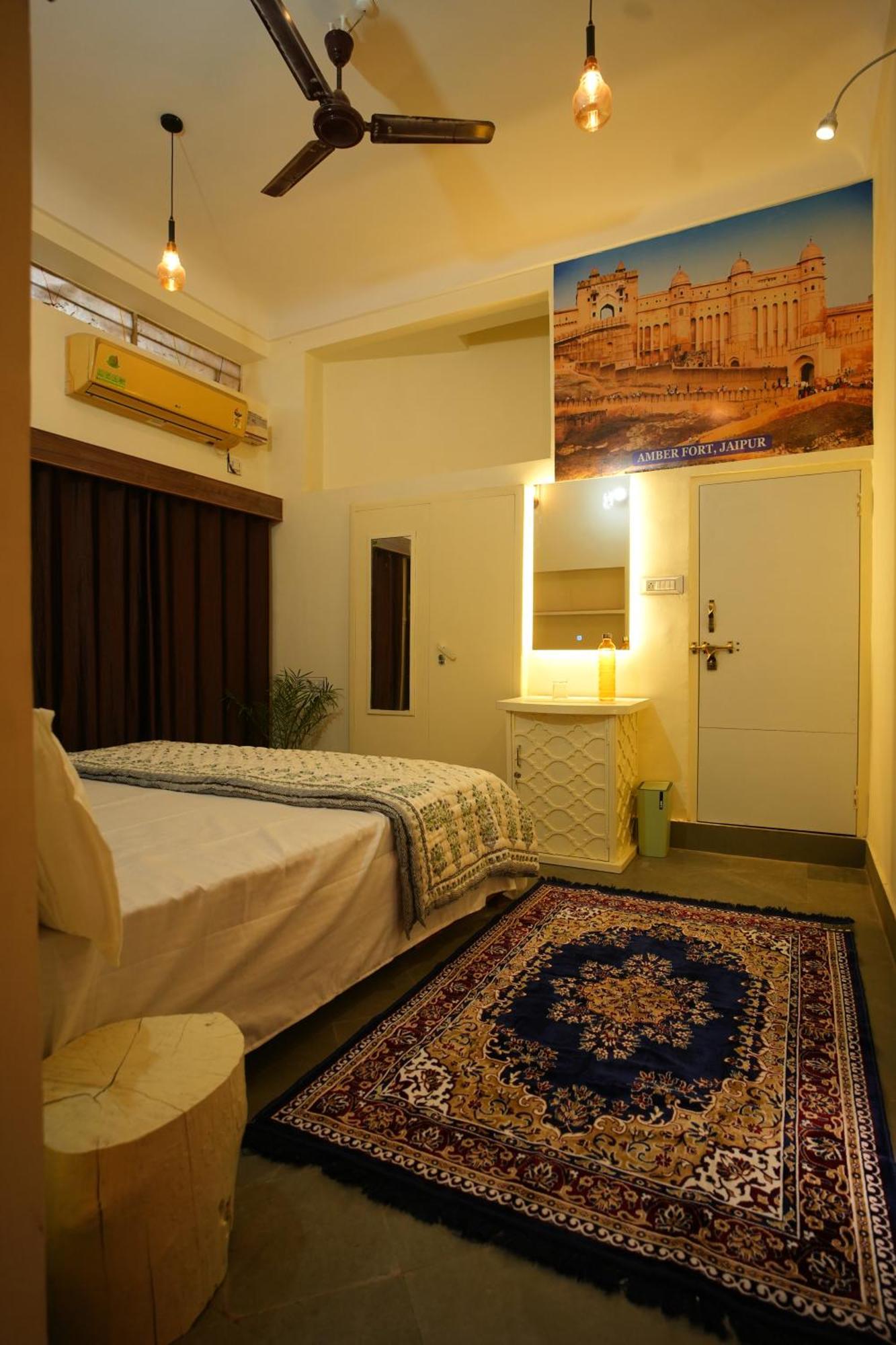 Hostel Travellers Village