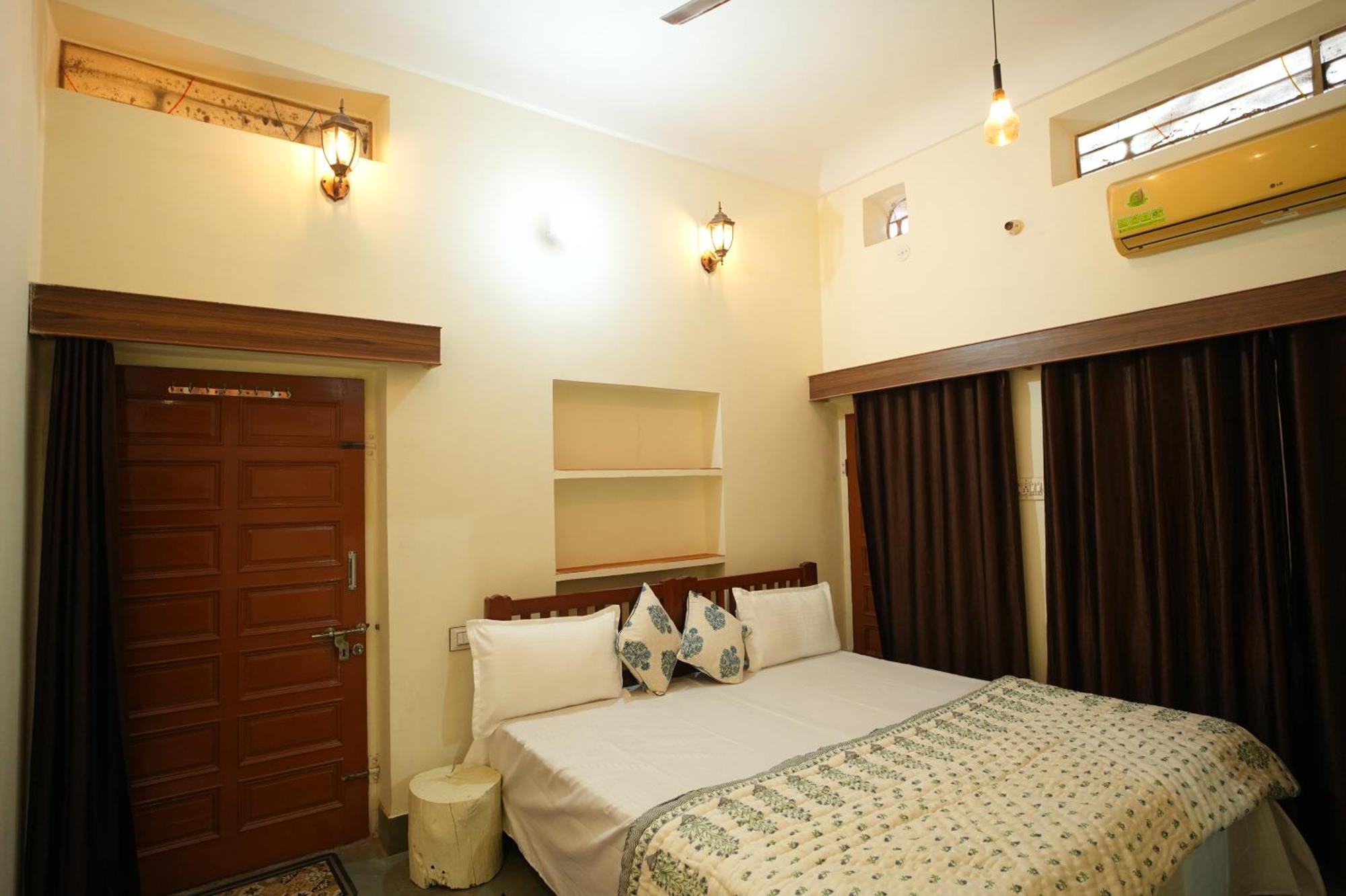 Travellers Village Hostel Jaipur
