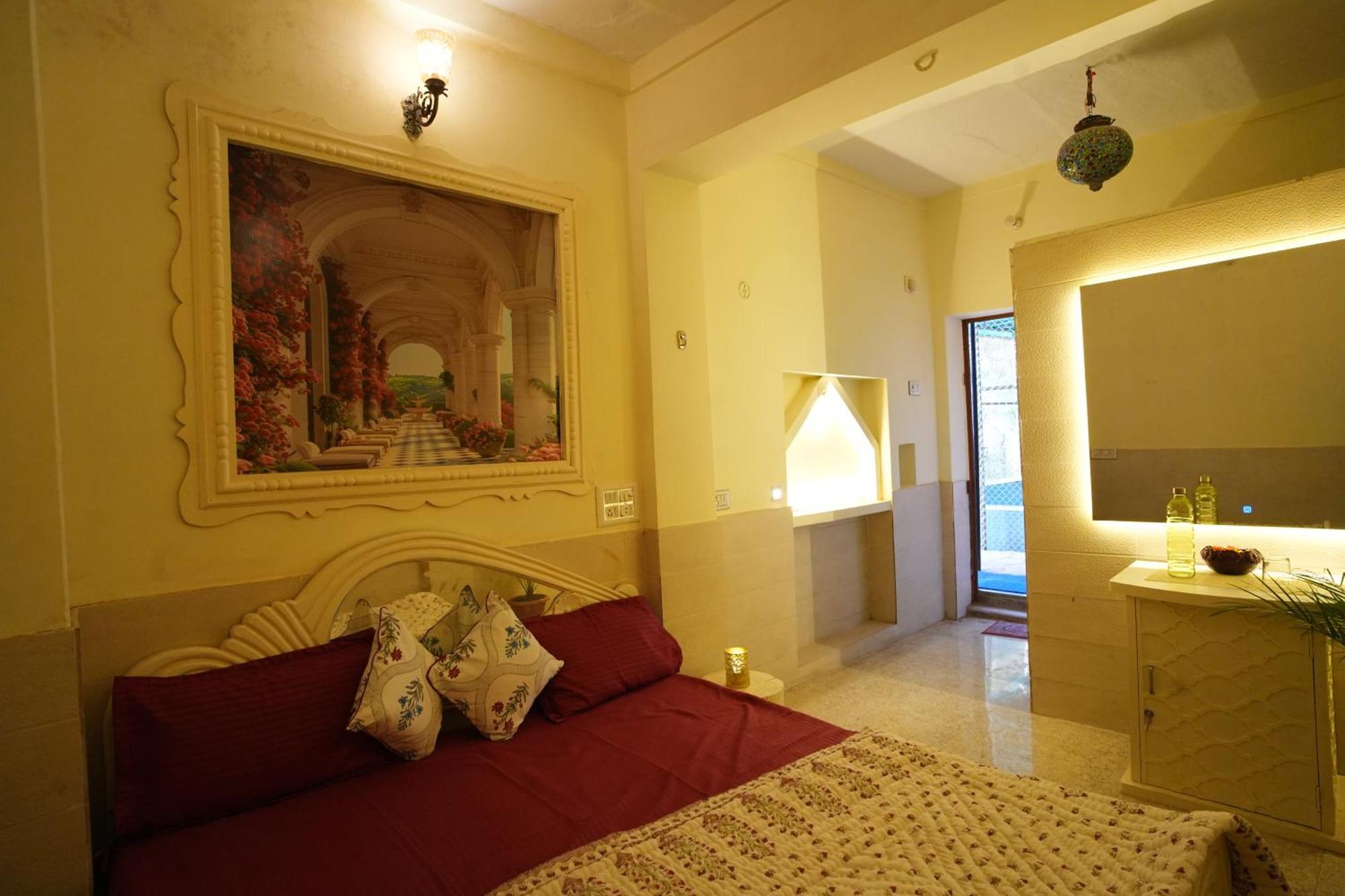 Hostel Travellers Village *