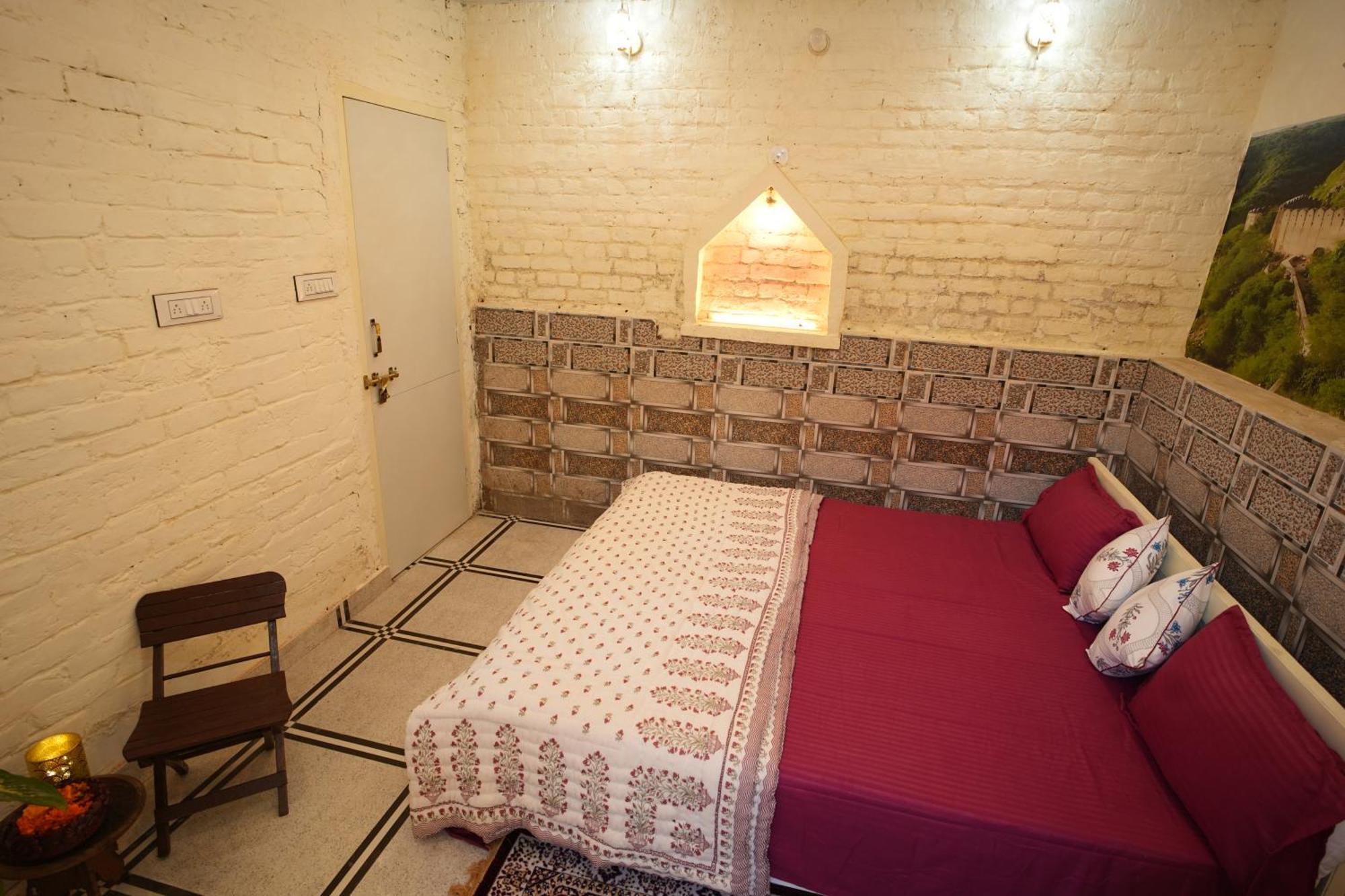 Hostel Travellers Village