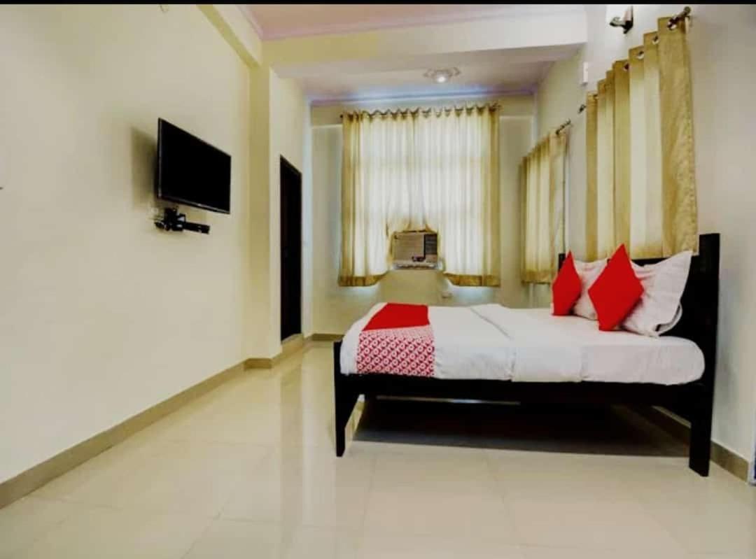 Ak - Budgeted In Hotel