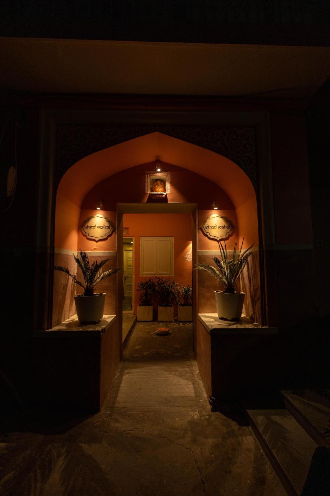 Sheel Mahal- Near Hawa Mahal Hotel 4*