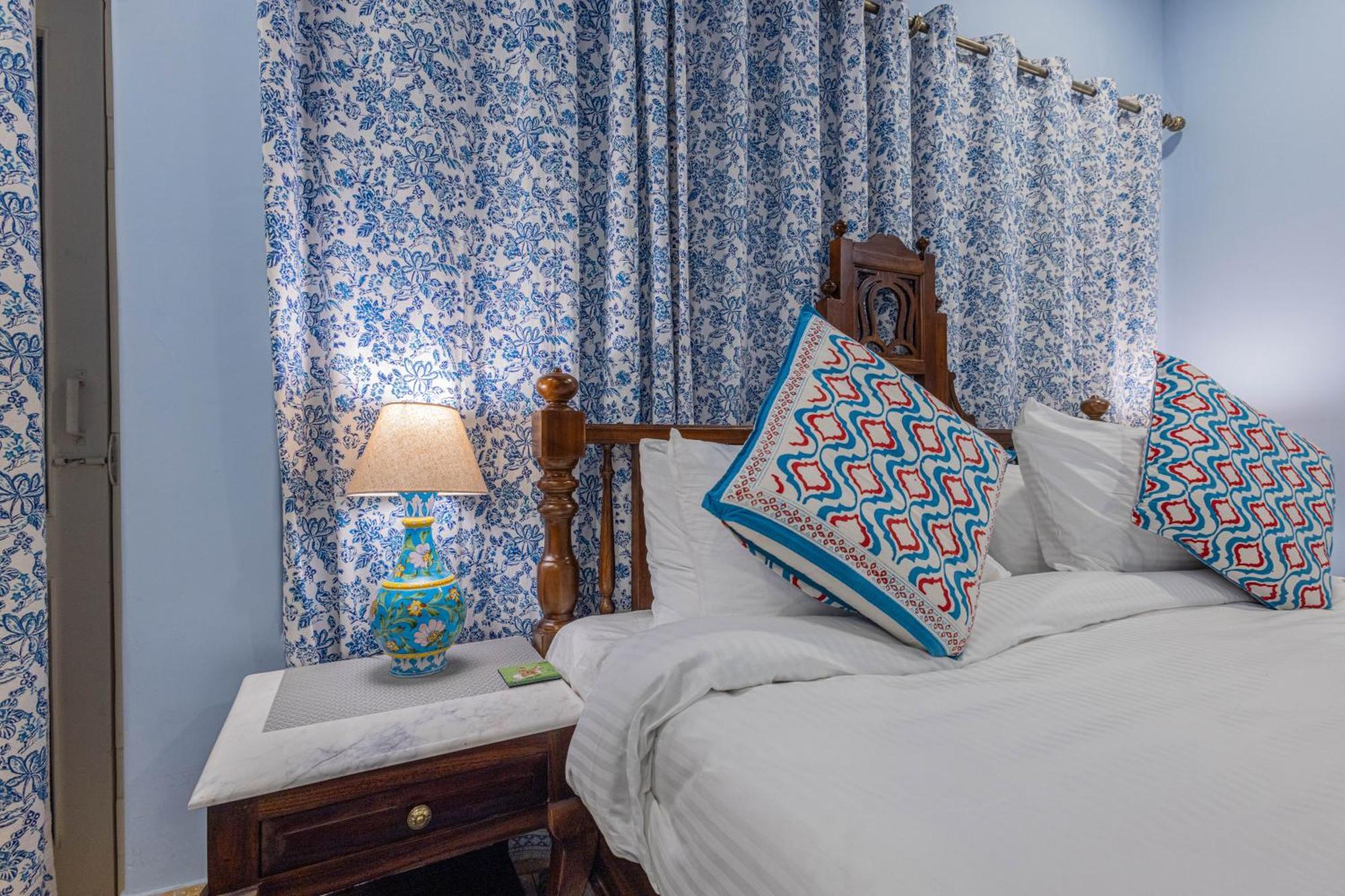 Hotel Sheel Mahal- Near Hawa Mahal 4*