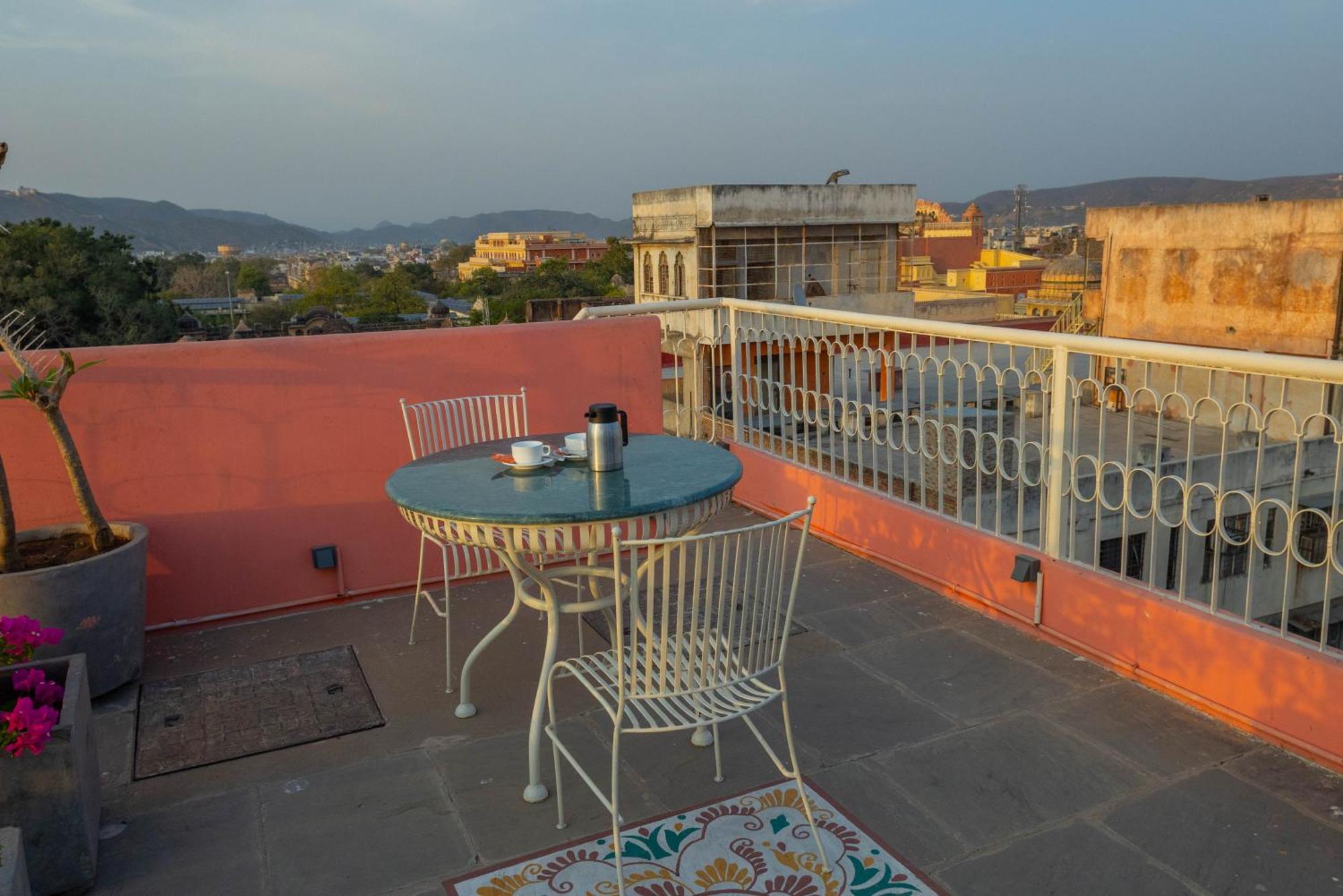 Sheel Mahal- Near Hawa Mahal Hotel 4*