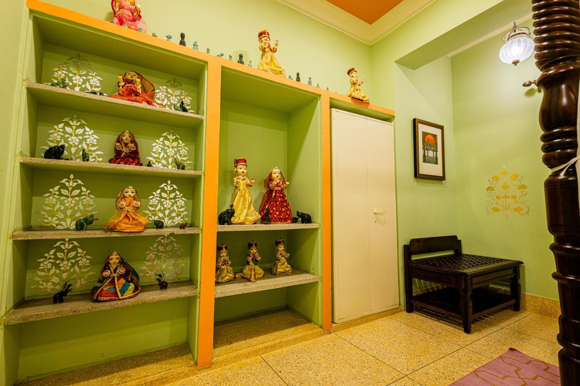 Hotel Sheel Mahal- Near Hawa Mahal 4*