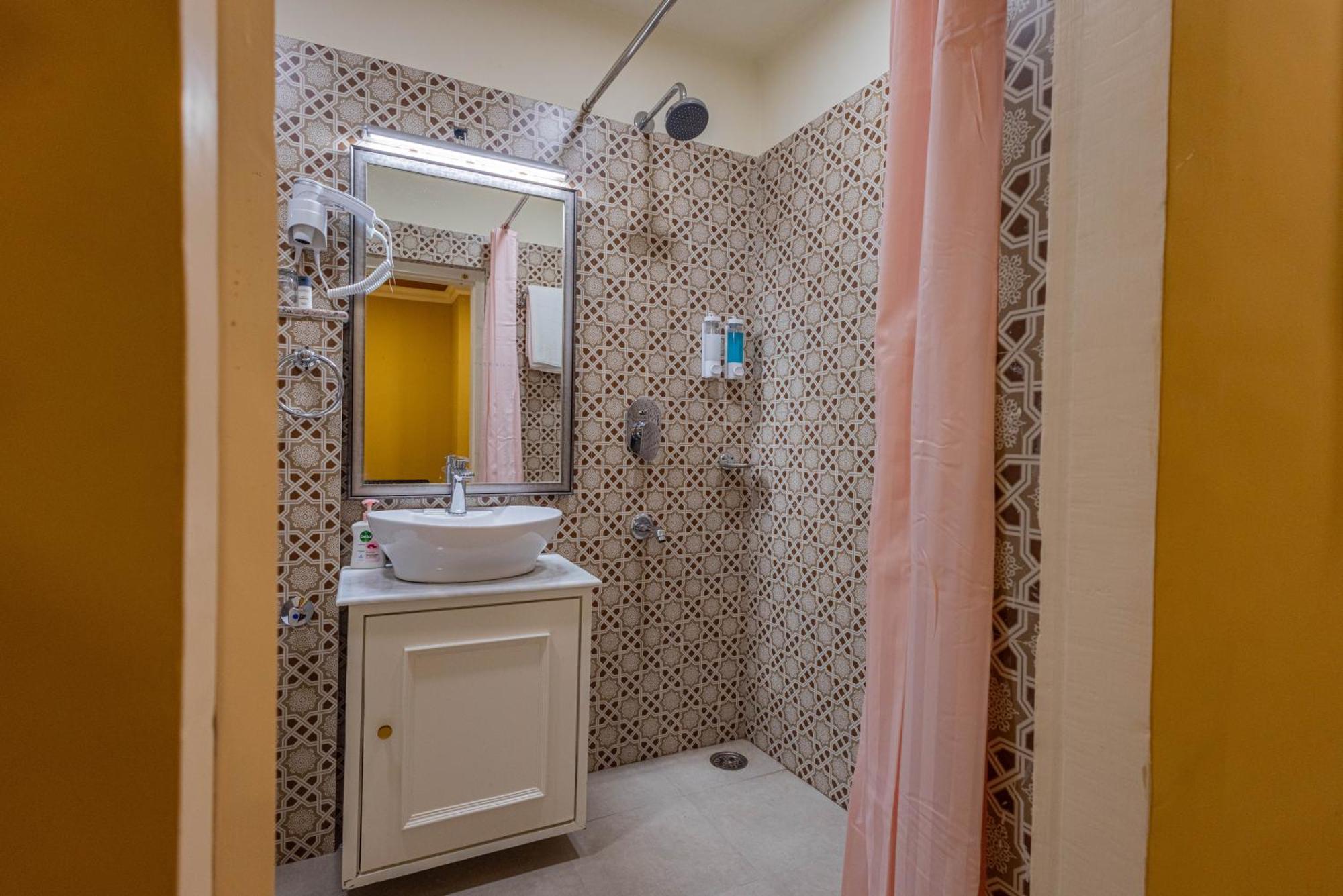 Sheel Mahal- Near Hawa Mahal 4* Jaipur