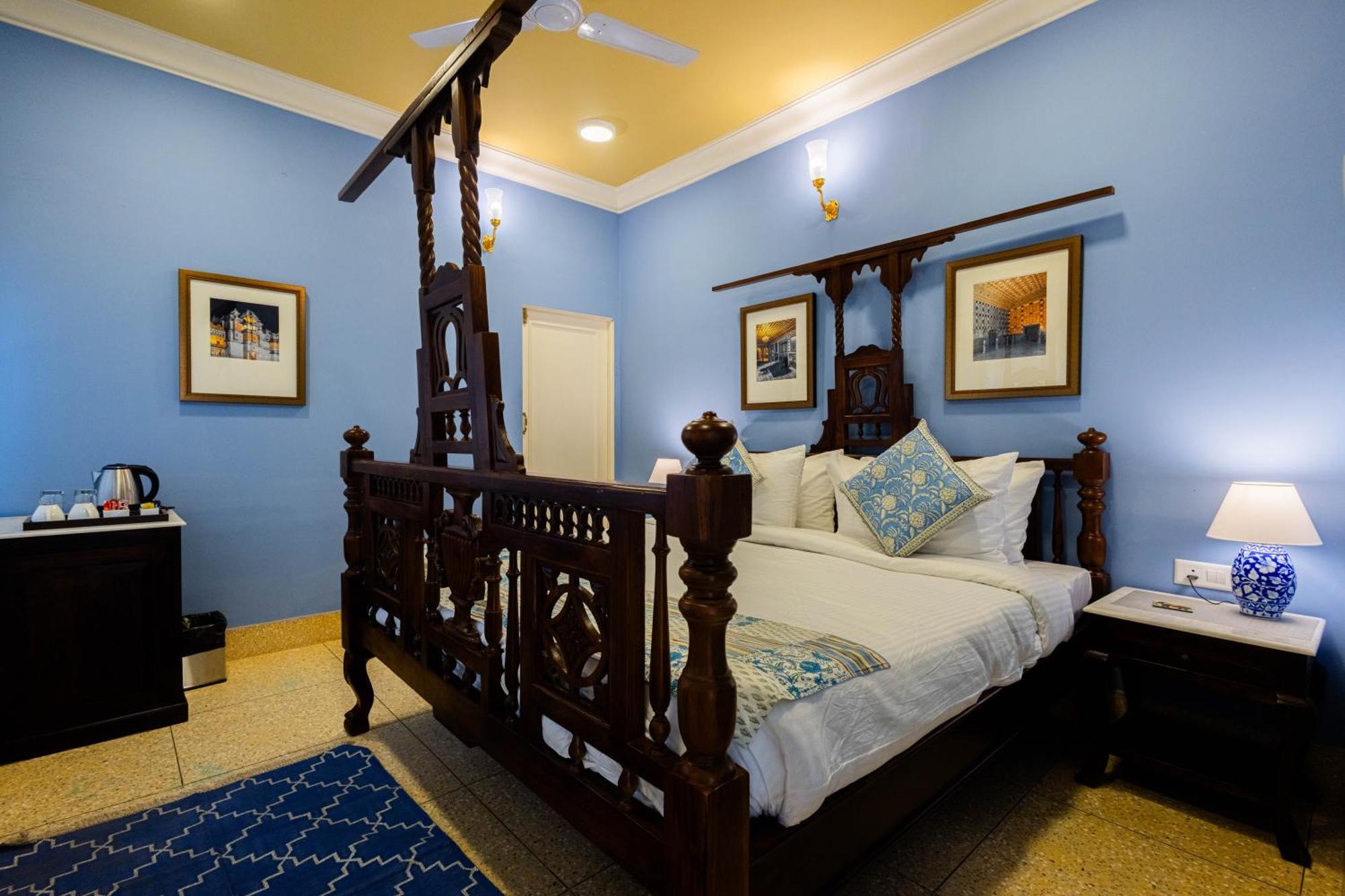 Sheel Mahal- Near Hawa Mahal Hotel 4*