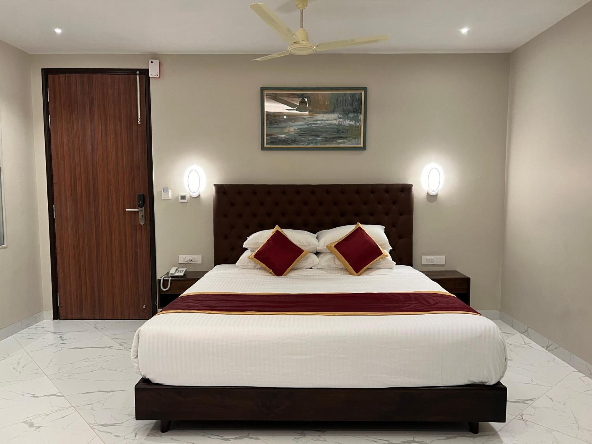 The Land 3* Jaipur
