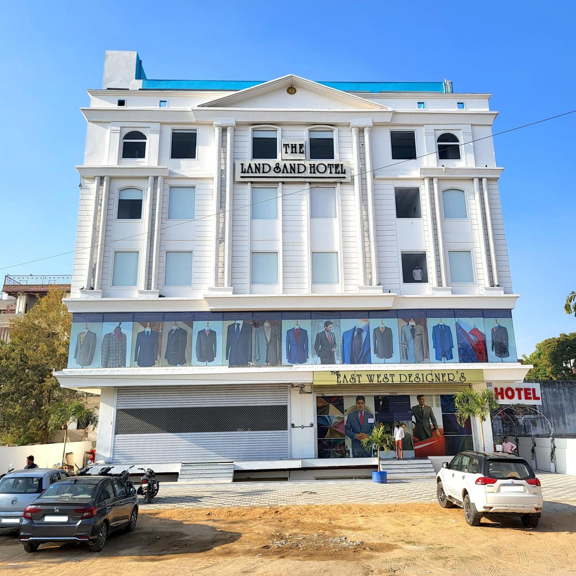 The Land Hotel 3*
